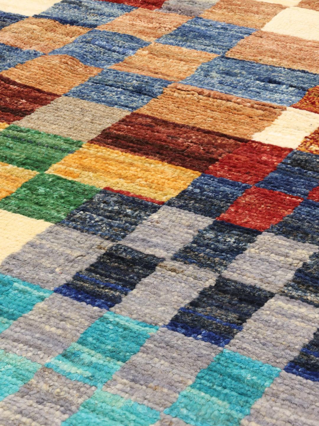 Handgeknoopt Afghaans Berber-tapijt met een kleurrijk geometrisch blokpatroon