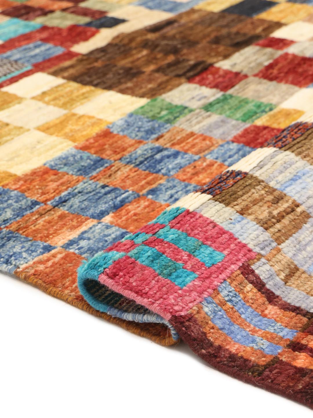 Handgeknoopt Afghaans Berber-tapijt met een kleurrijk geometrisch blokpatroon