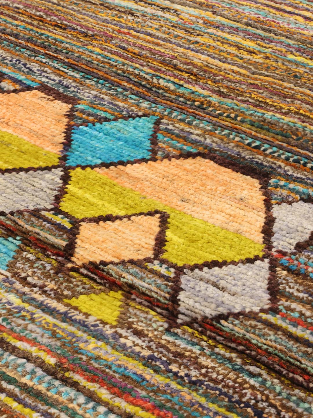 Handgeknoopte Afghaanse loper met levendige meerkleurige strepen en geometrische motieven