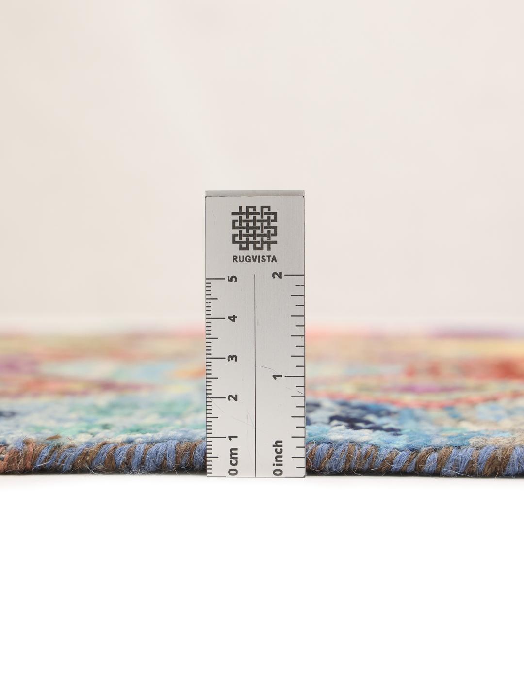 Tapis couloir noué à la main provenant d'Afghanistan avec un motif géométrique coloré