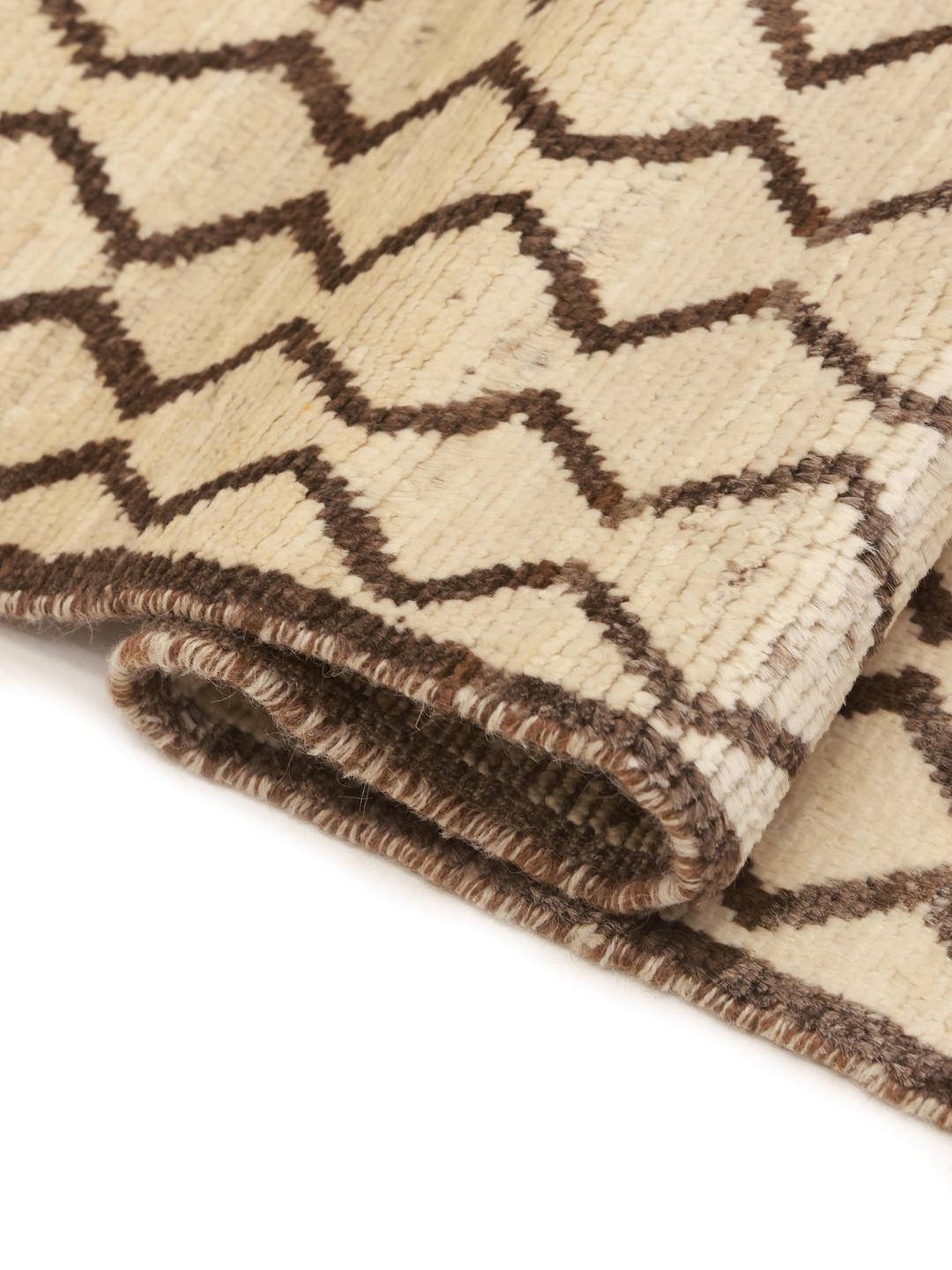 Håndknyttet løber i Berber-stil fra Afghanistan i beige med et geometrisk mønster.