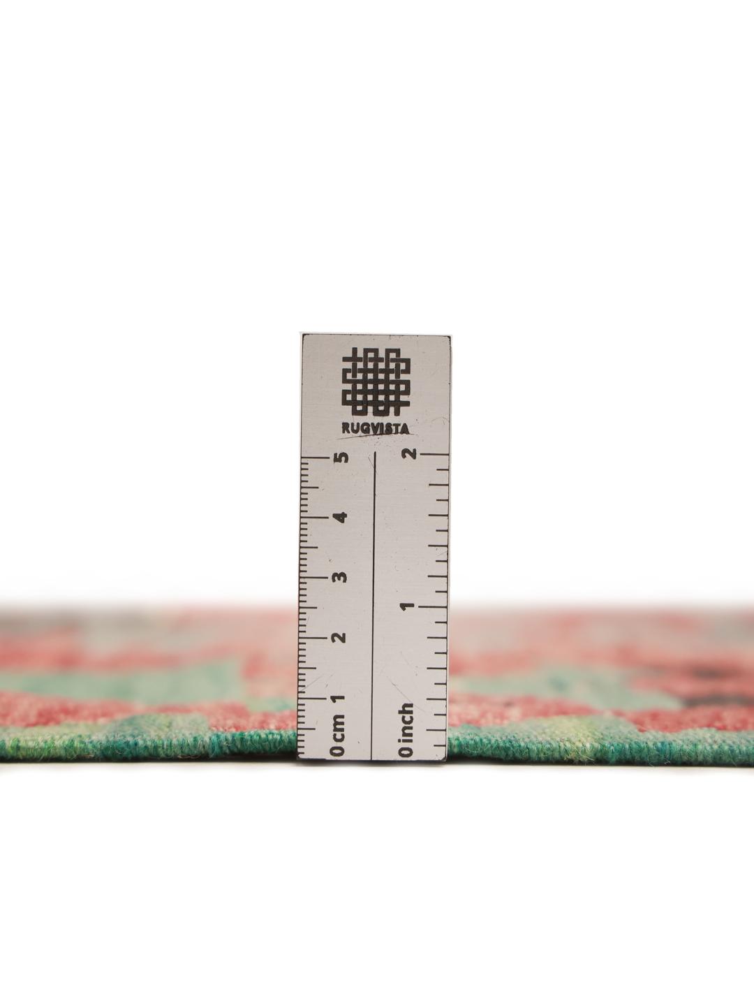 Tapis Kilim turc vintage avec des motifs géométriques en Wool multicolore