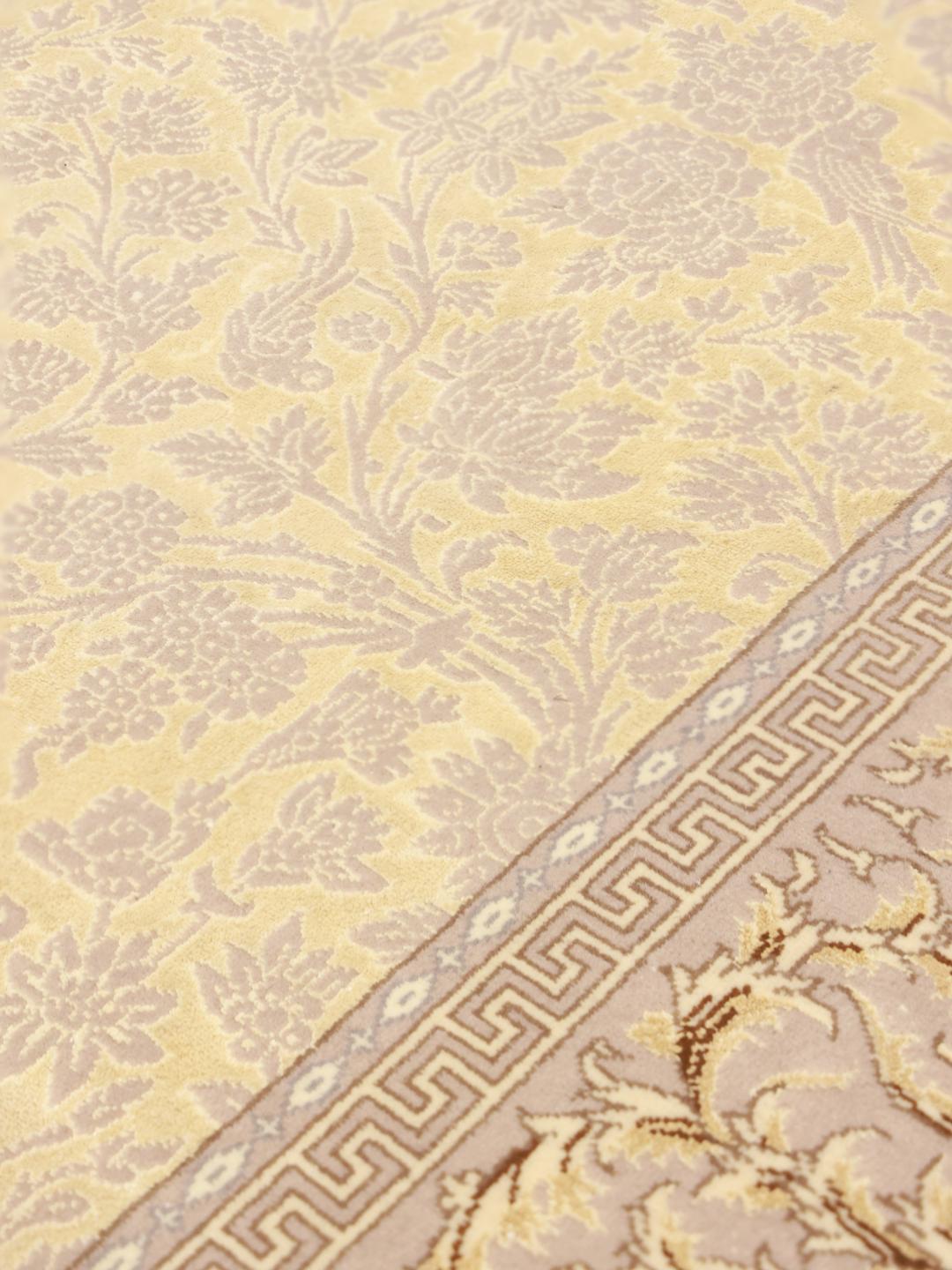 Ručno čvorovani Isfahan tepih s Bliskog istoka u nježnoj bež boji