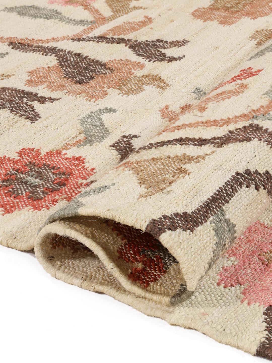 Multikleur tapijt met bloemmotief