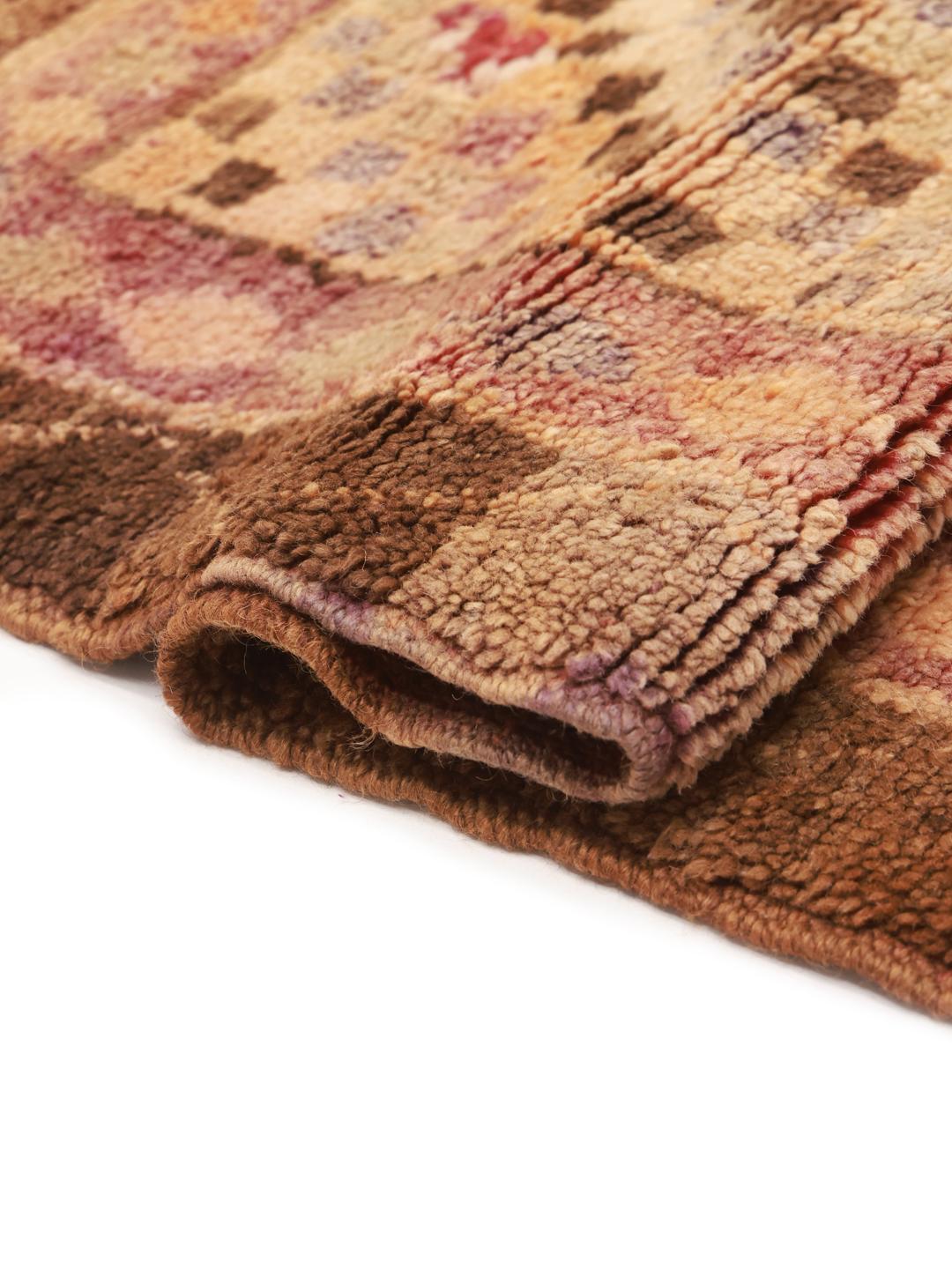 Vintage Berber marokkanischer Teppich mit geometrischen Mustern in Braun- und Beigetönen