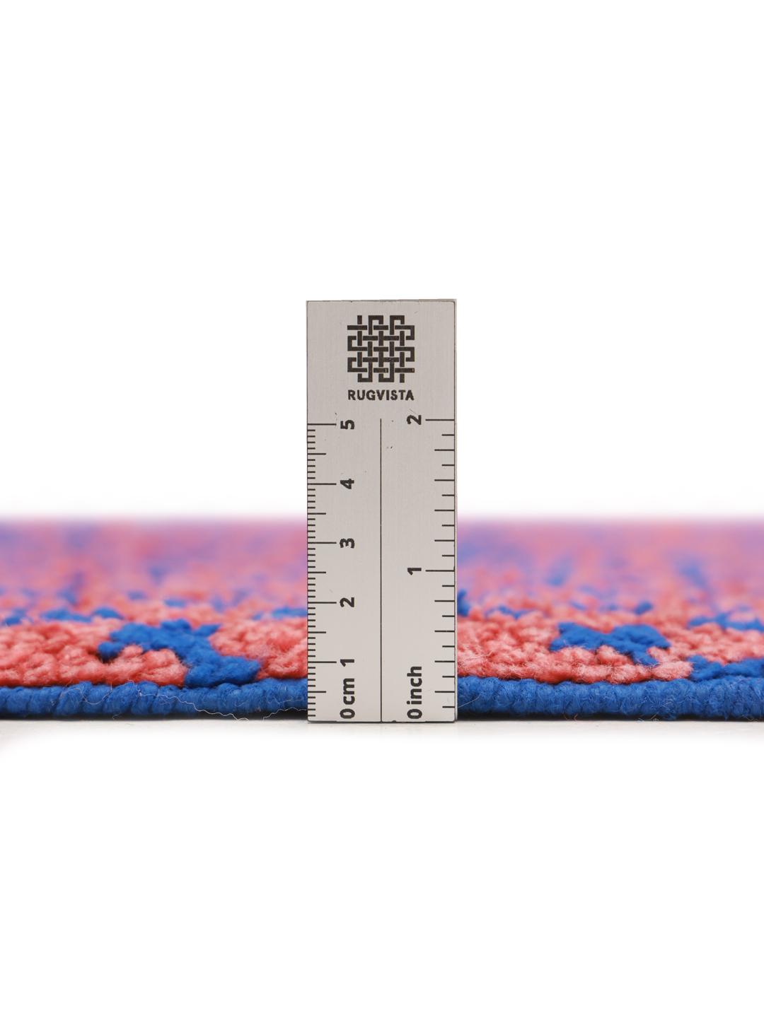 Vintage Marokkaanse loper met een rood en blauw ruitpatroon