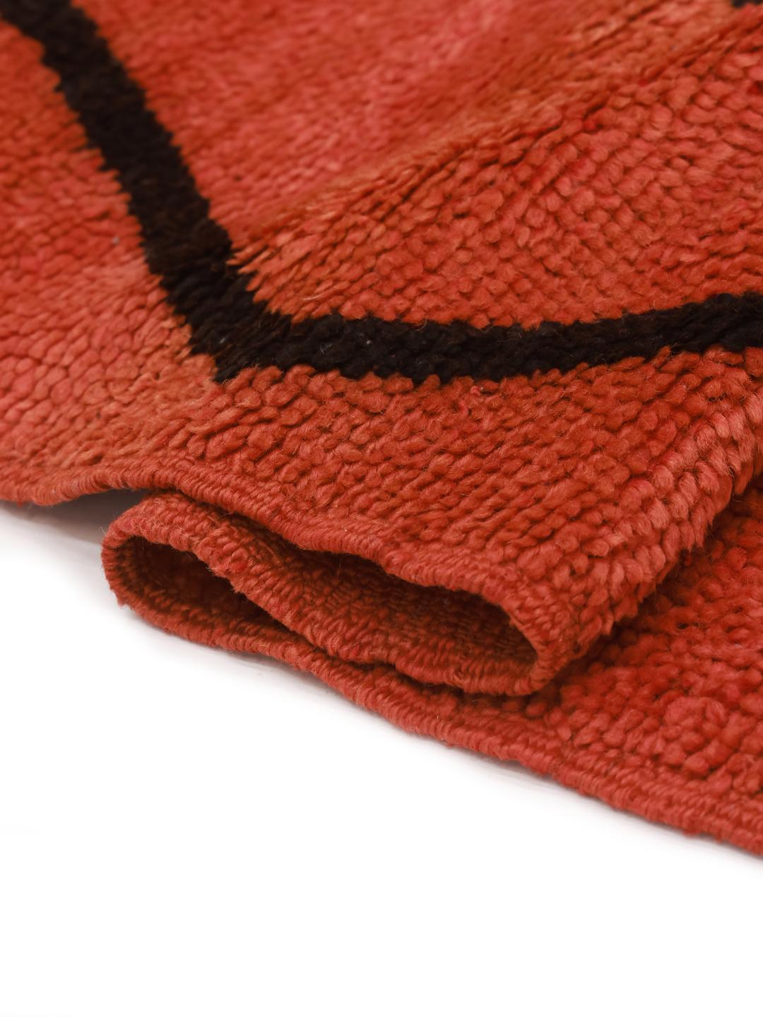 Vintage Berber Marokkaans tapijt met ruitpatroon in rood en zwart