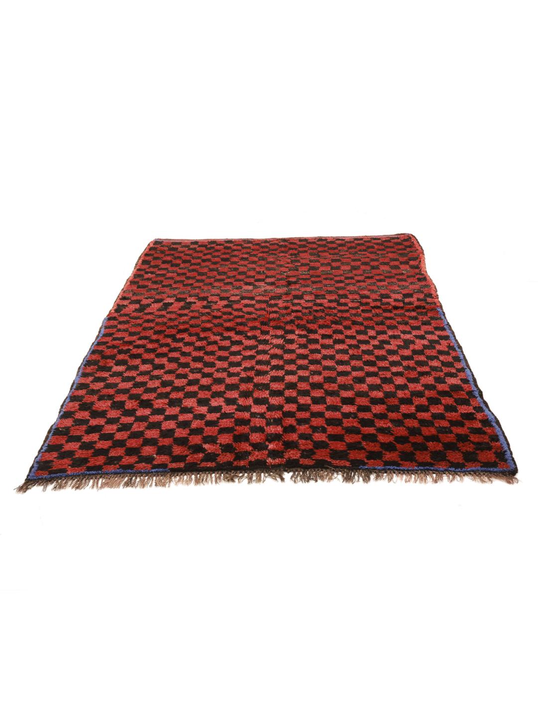 Vintage Marokkaans Berber tapijt met een rood en zwart schaakbordpatroon