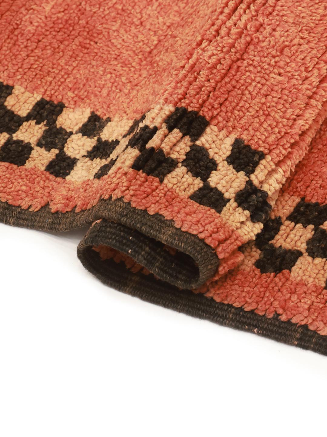 Vintage Marokkaans tapijt met tribale motieven in rode wol