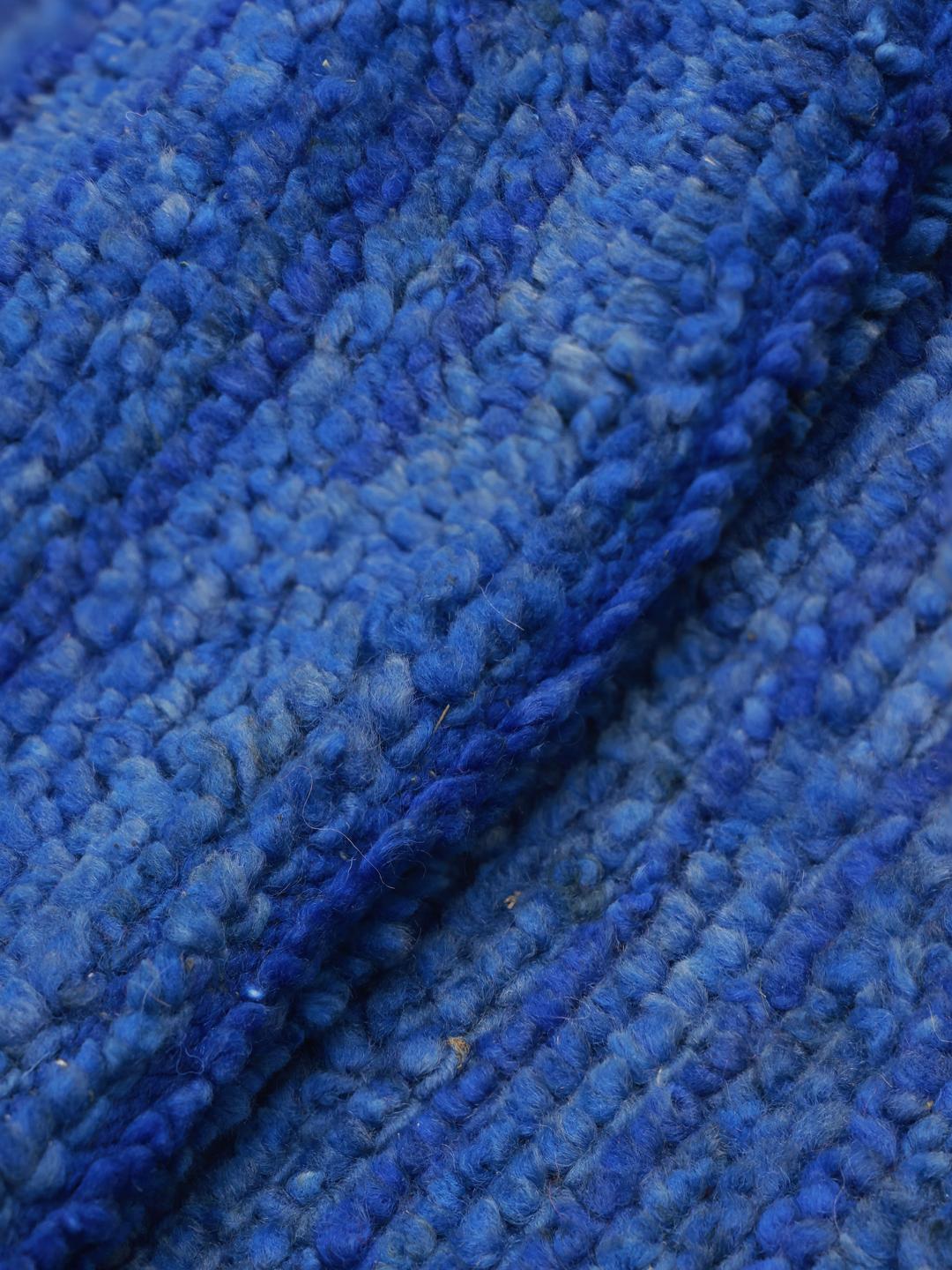 Marokkanischer Vintage-Läufer in Blau mit dichtem Wollflor