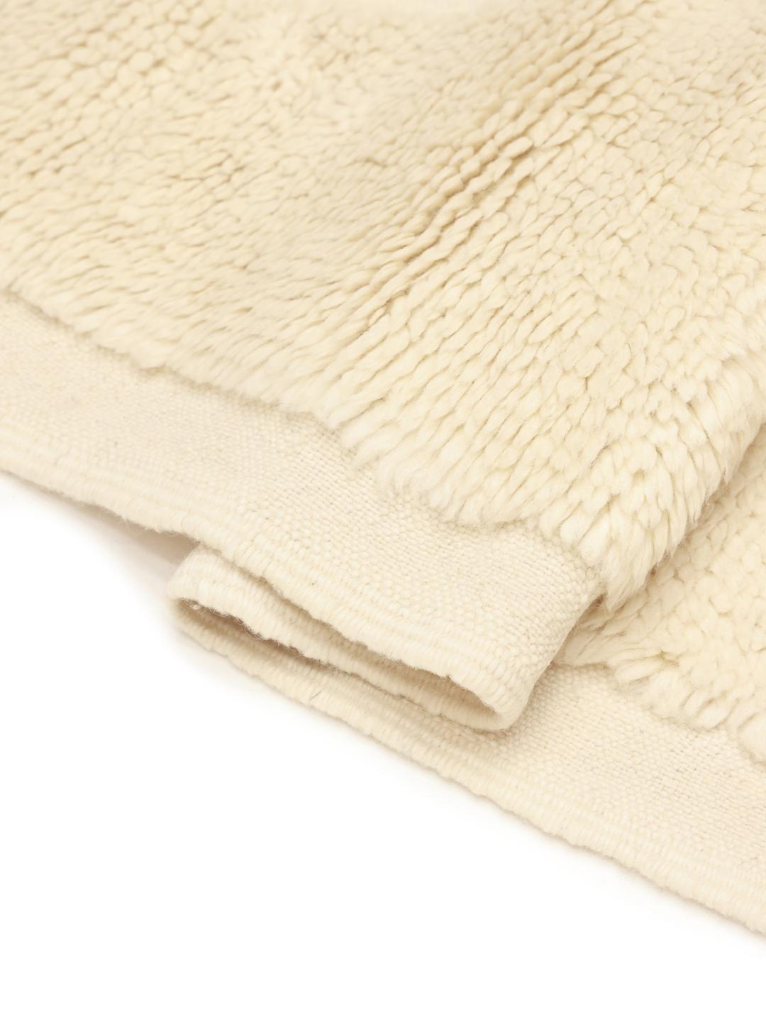 Håndknyttet marokkansk Beni Ourain-tæppe i en neutral beige tone med et diamantmønster
