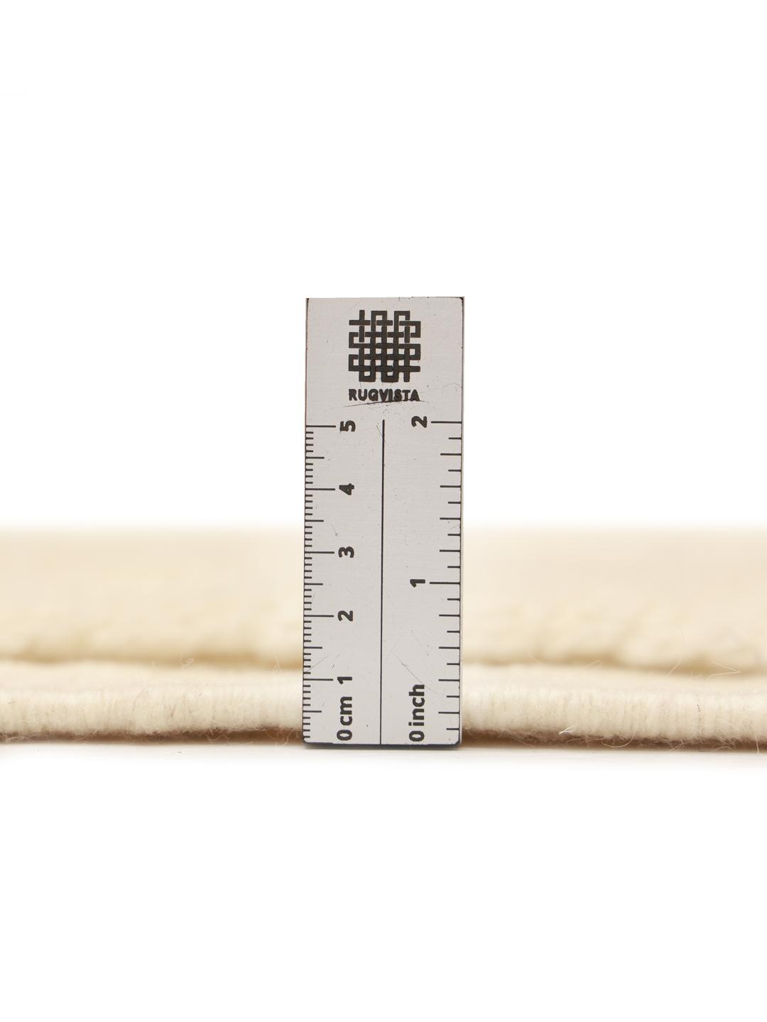 Håndknyttet marokkansk Beni Ourain-tæppe i en neutral beige tone med et diamantmønster