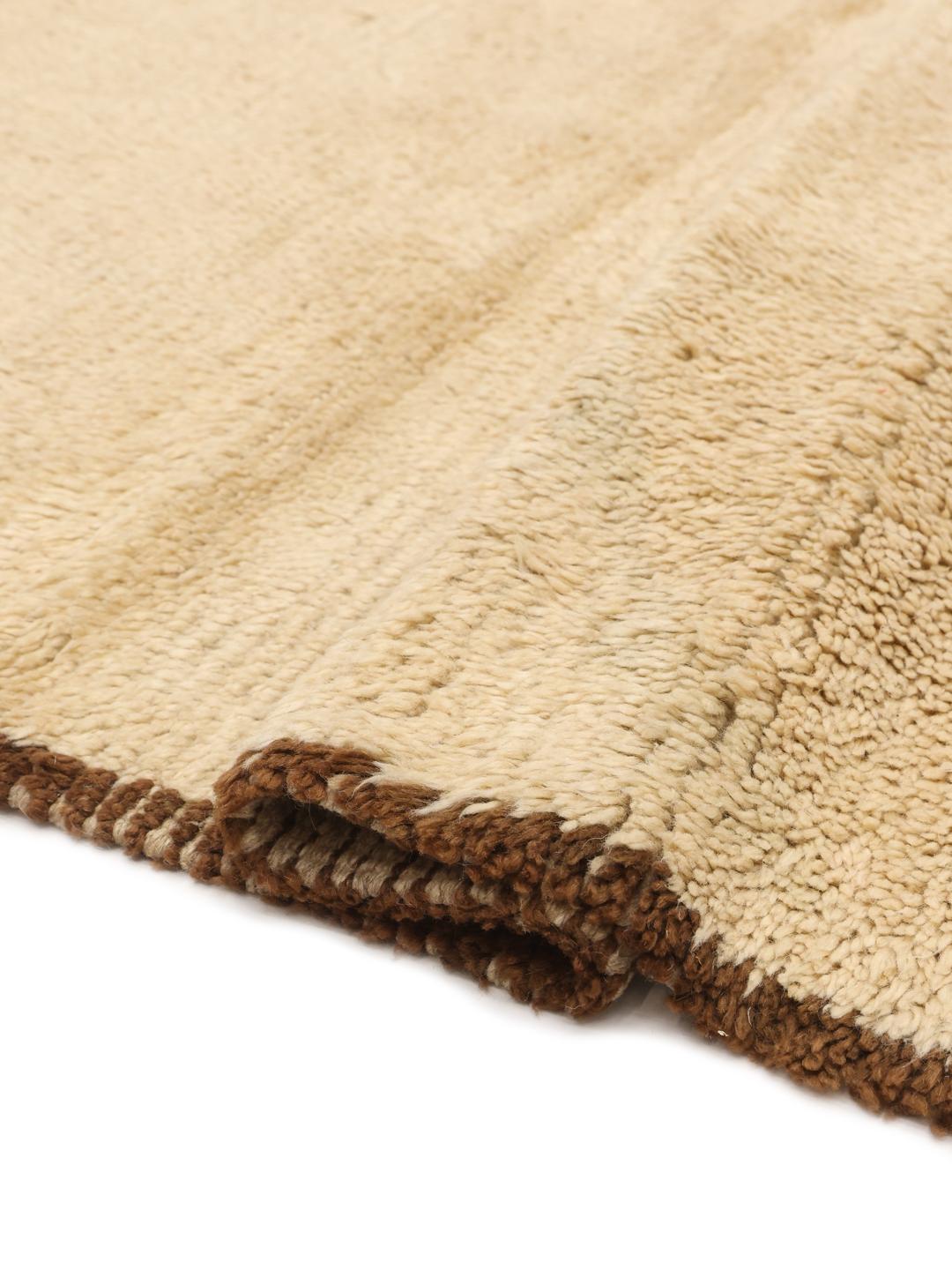 Handgeknüpfter Vintage Berber Marokkanisch Teppich in Beige mit braunen und violetten Kanten