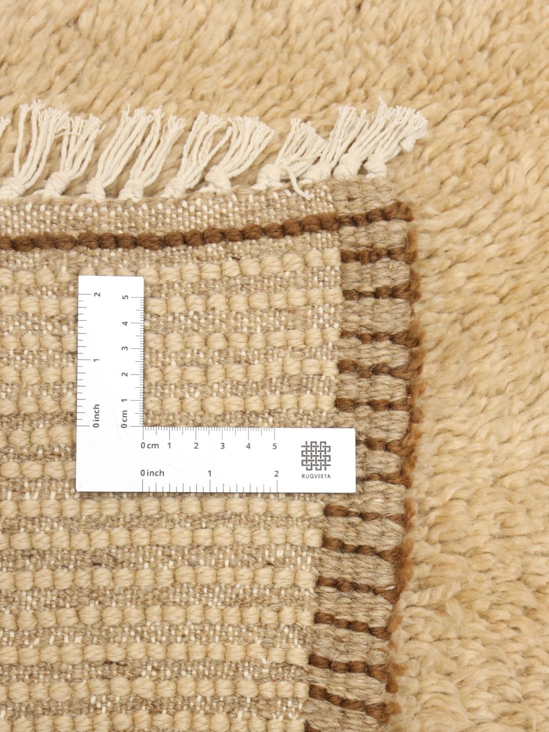 Handgeknüpfter Vintage Berber Marokkanisch Teppich in Beige mit braunen und violetten Kanten