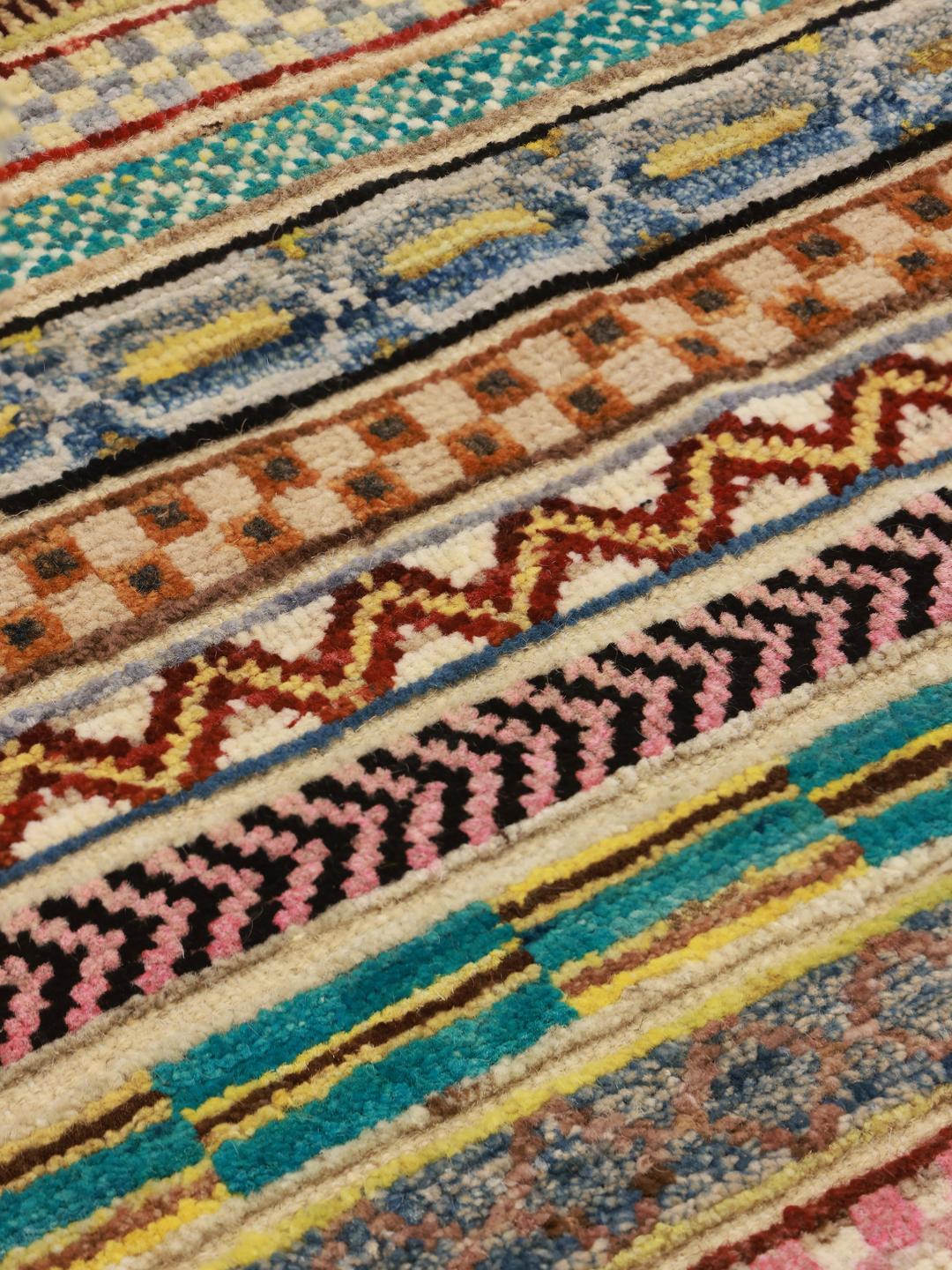 Håndknyttet afghansk Gabbeh-tæppe med vandrette striber i multifarvede toner