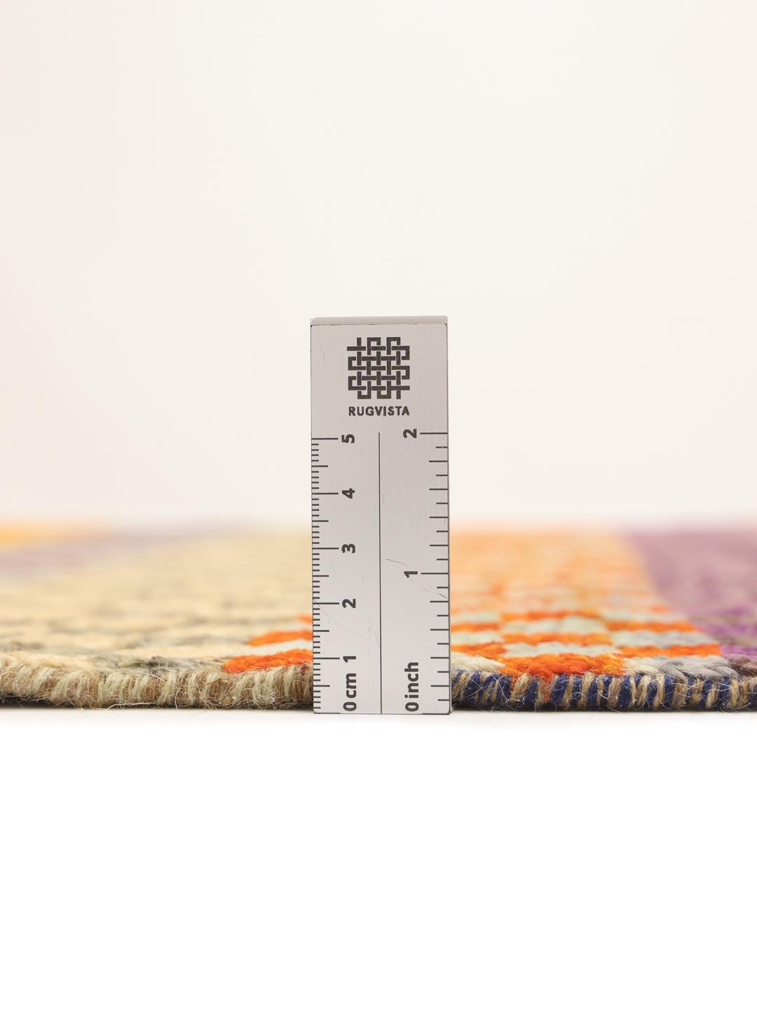 Handgeknoopt Berber-tapijt uit Afghanistan met een kleurrijk ruitpatroon