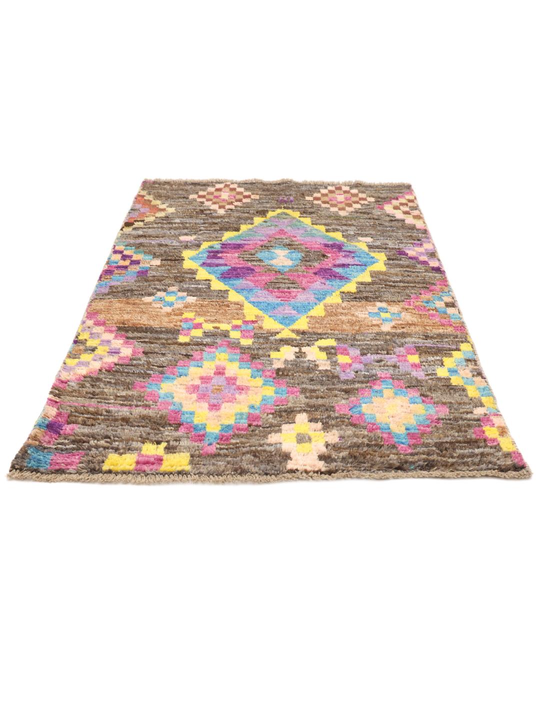 Tapis afghan noué à la main avec un motif géométrique multicolore et un fond sombre