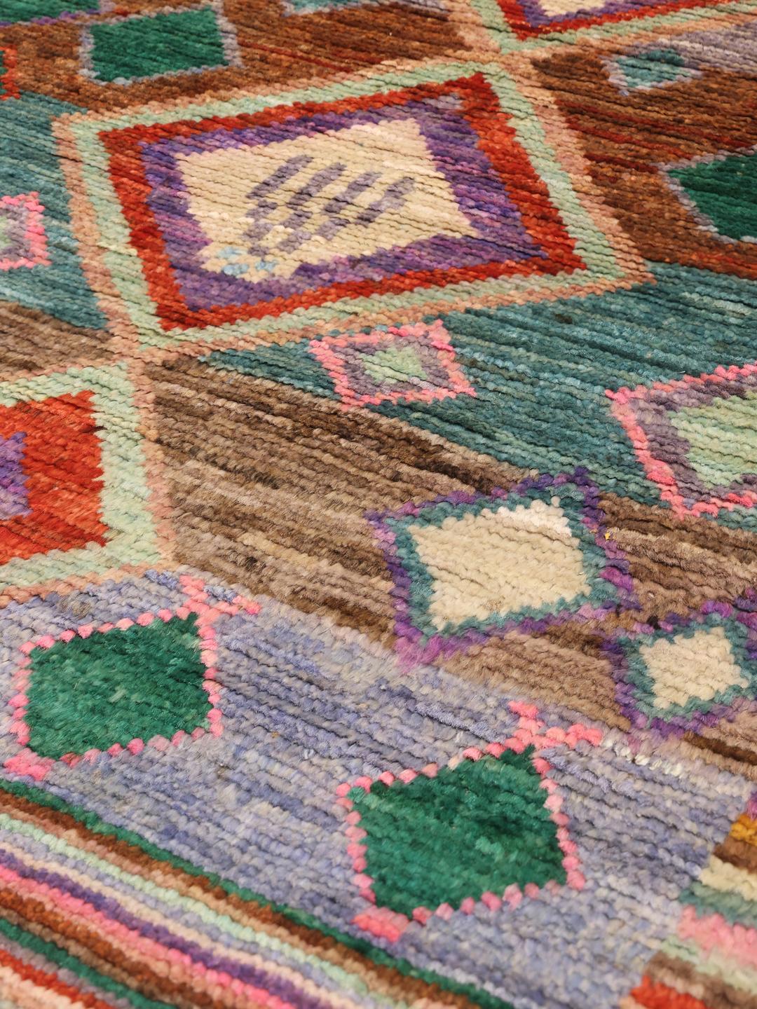 Handgeknoopt Afghaans tapijt met levendige geometrische patronen in multicolor Wol.