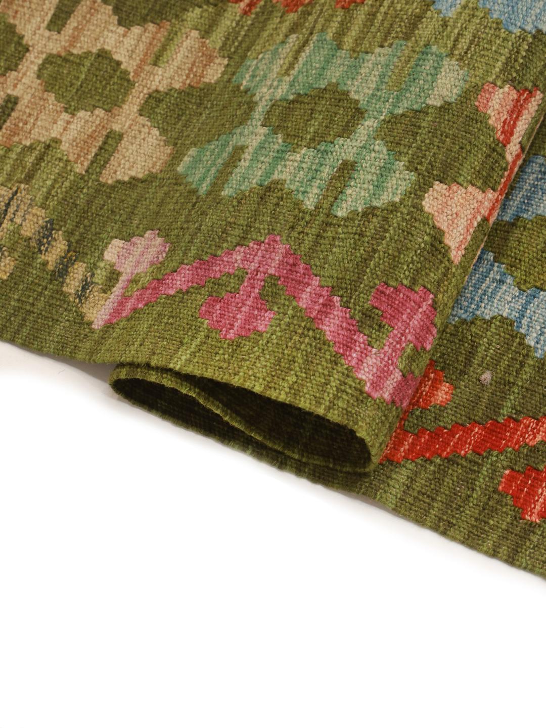 Handgeweven Afghan Kelim tapijt met een levendig geometrisch ruitpatroon in multicolor