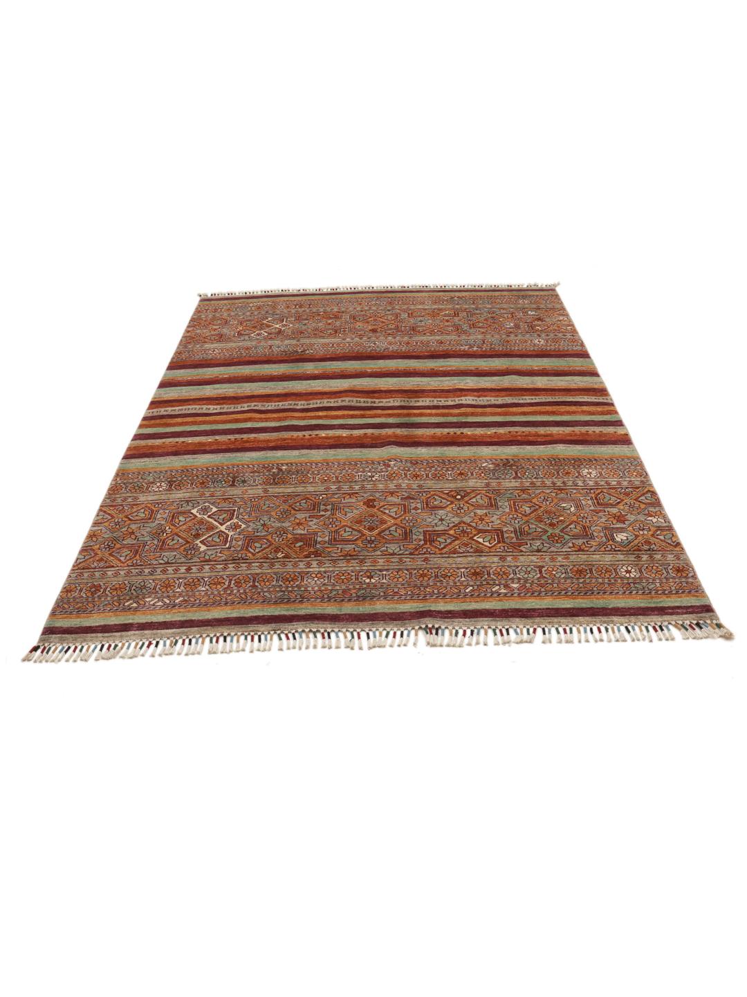 Tapis afghan noué à la main avec des motifs géométriques multicolores