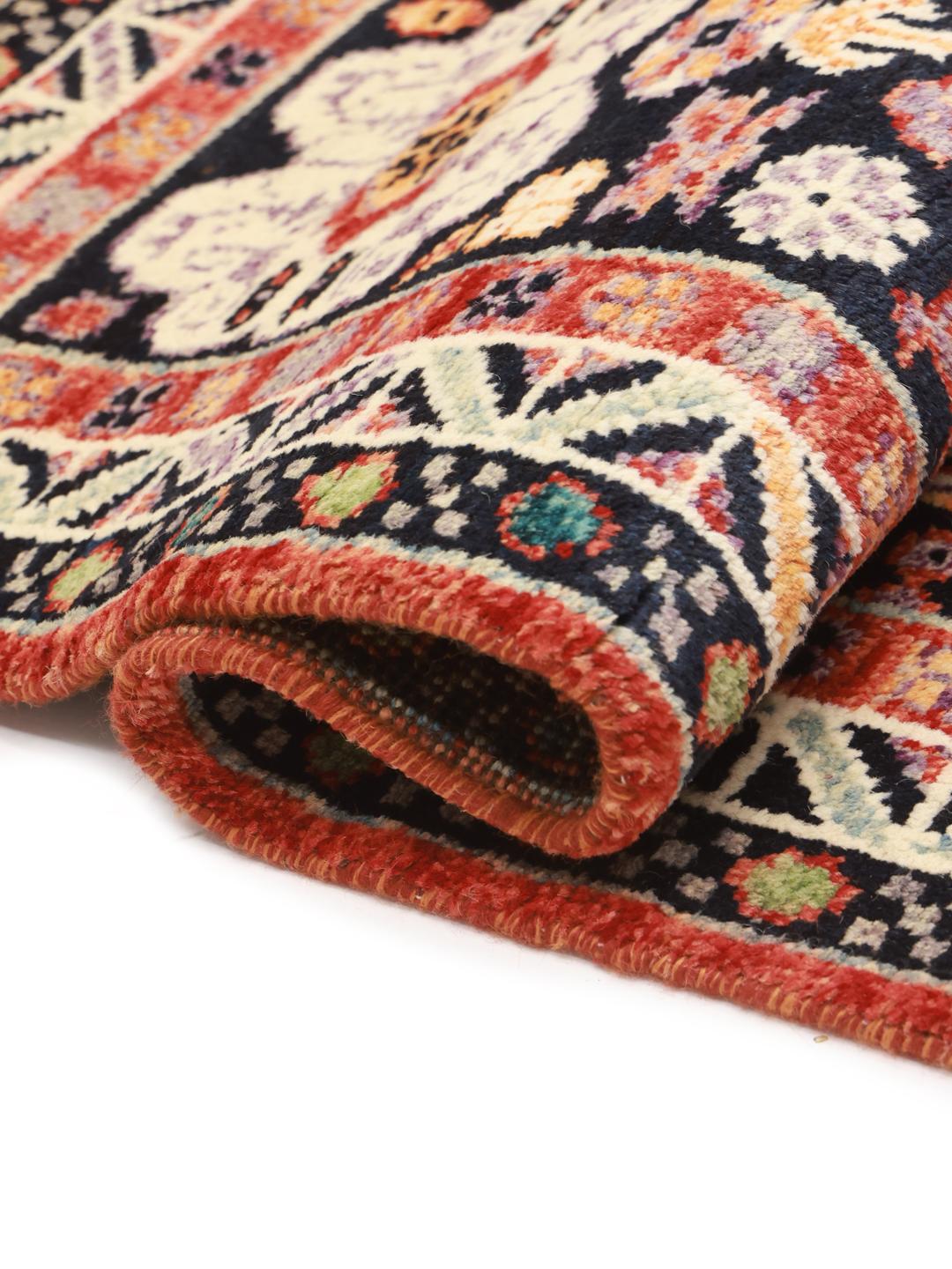 Handgeknüpfter afghanischer Kazak-Teppich mit dunkelroten und dunkelblauen geometrischen Mustern