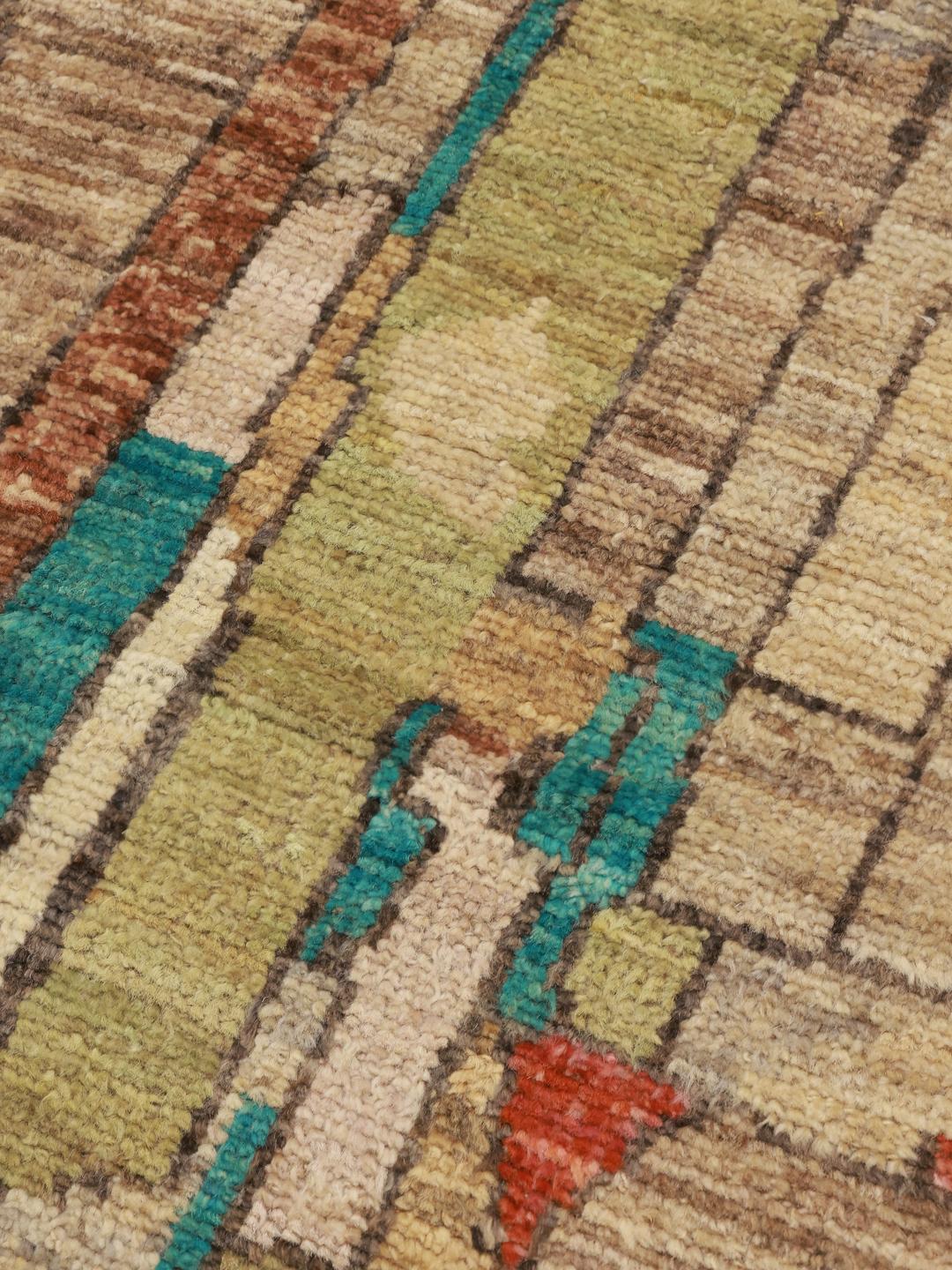 Håndknyttet løber fra Afghanistan med et farverigt abstrakt design i uld