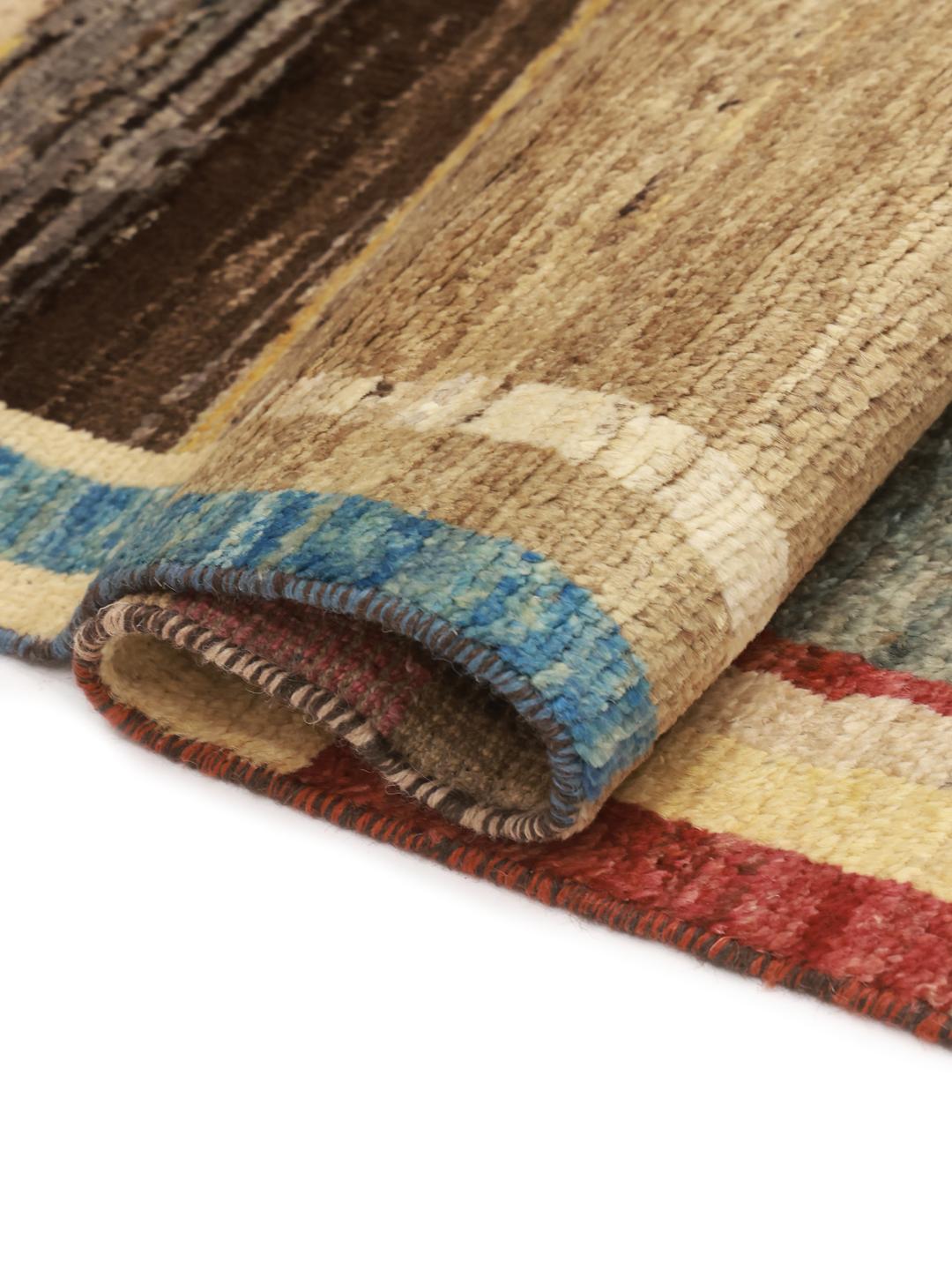 Tapis long afghan noué à la main avec un motif géométrique multicolore vibrant