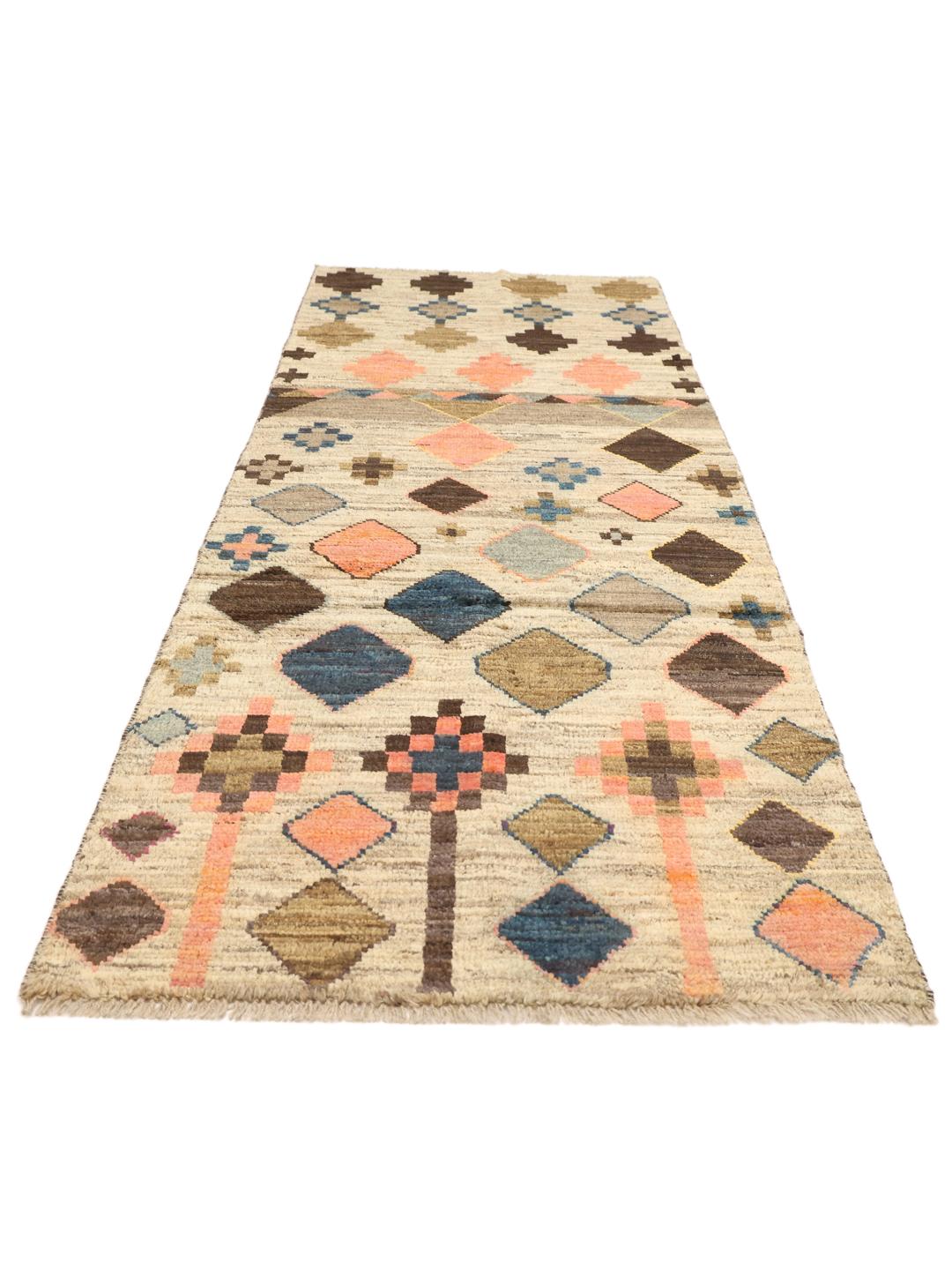 Håndknyttet afghansk løber med farverige geometriske diamantmønstre på en beige baggrund