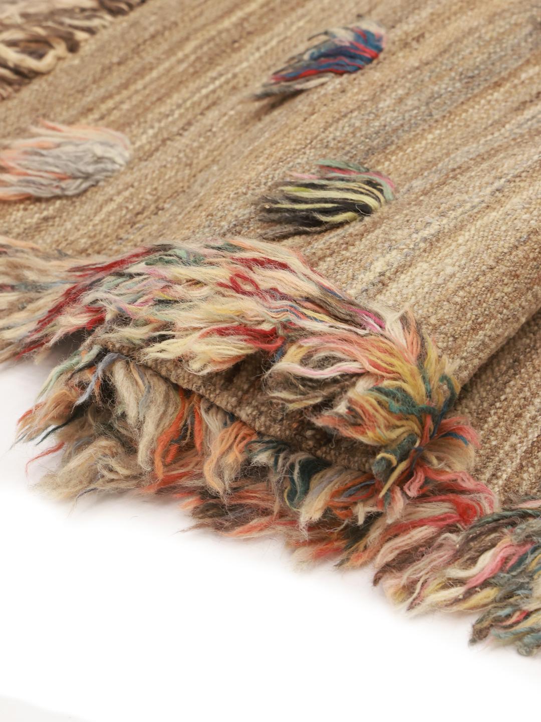 Handgeweven Afghaans Kelim Nimbaft-kleed in beige met veelkleurige wollen plukjes