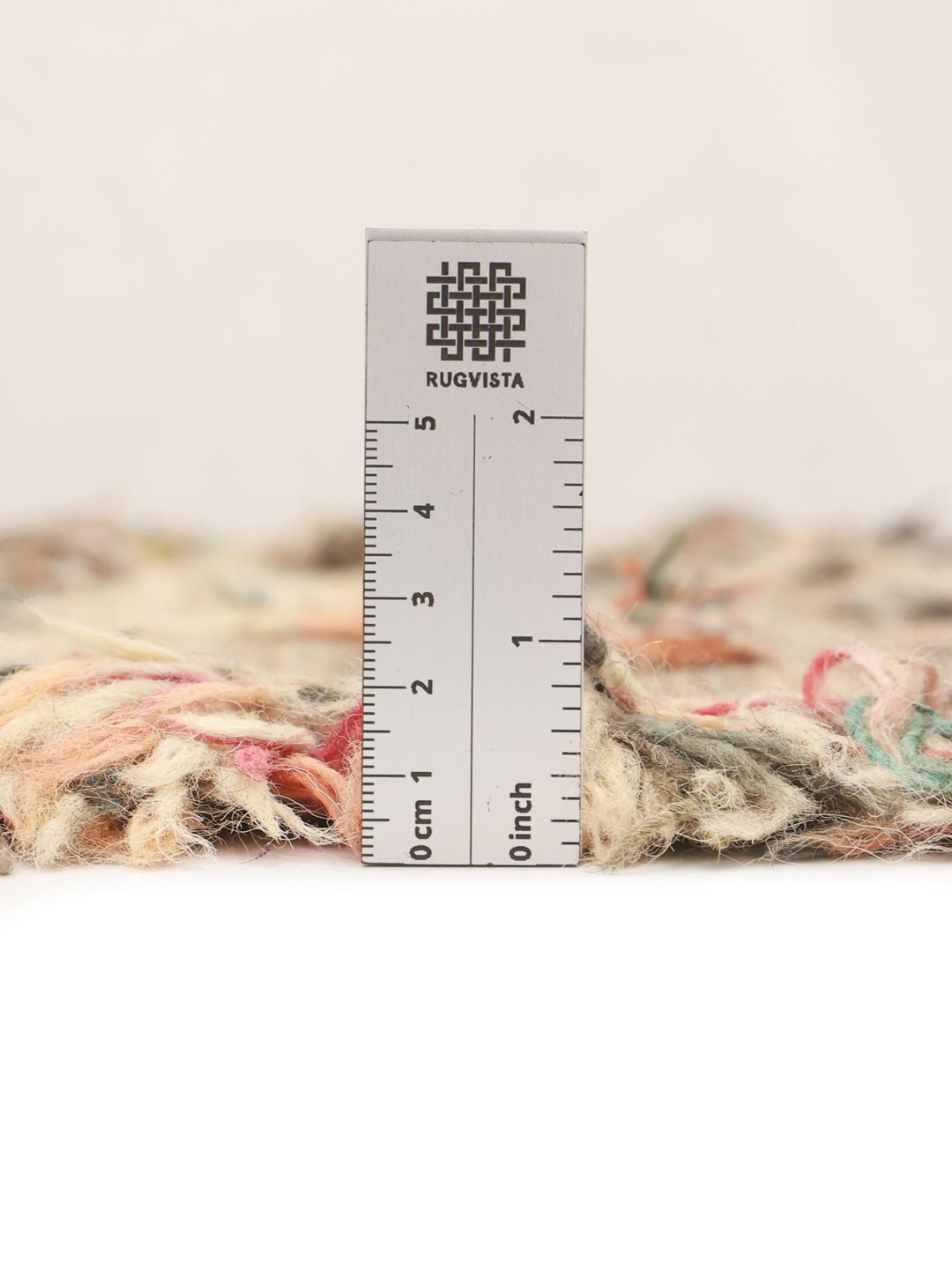 Handgeweven Afghaans Kelim Nimbaft-kleed in beige met veelkleurige wollen plukjes