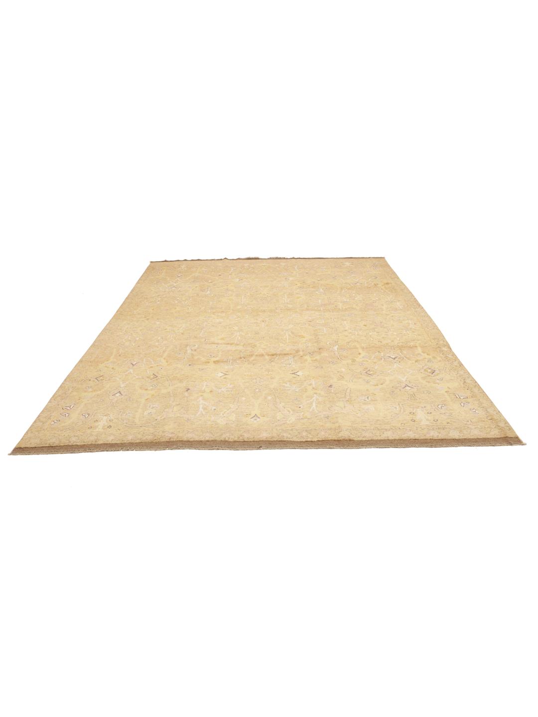 Met de hand geknoopt Usak-tapijt uit Afghanistan in warme beige tinten