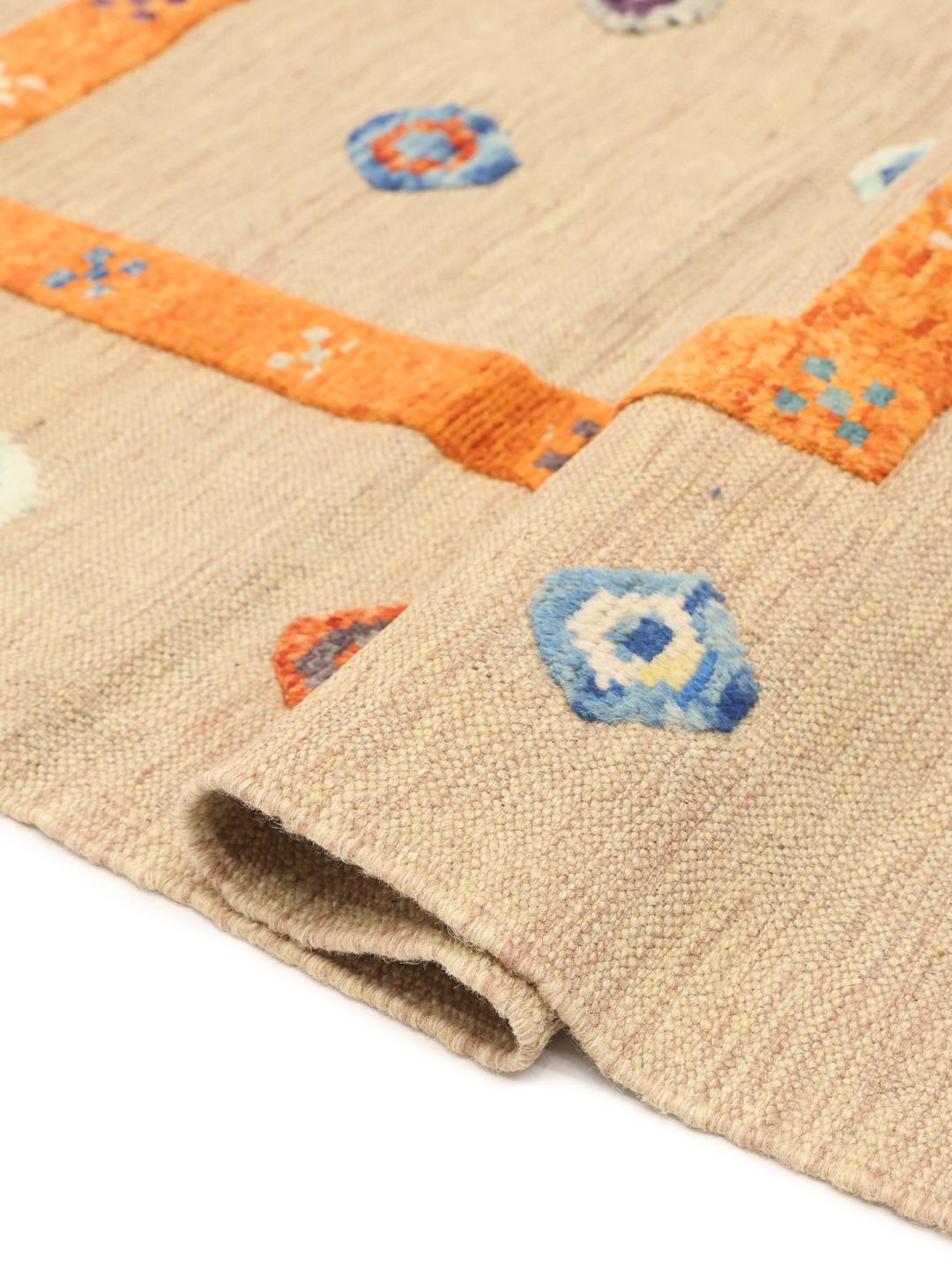 Tappeto Kelim Nimbaft afghano tessuto a mano in beige con accenti geometrici colorati