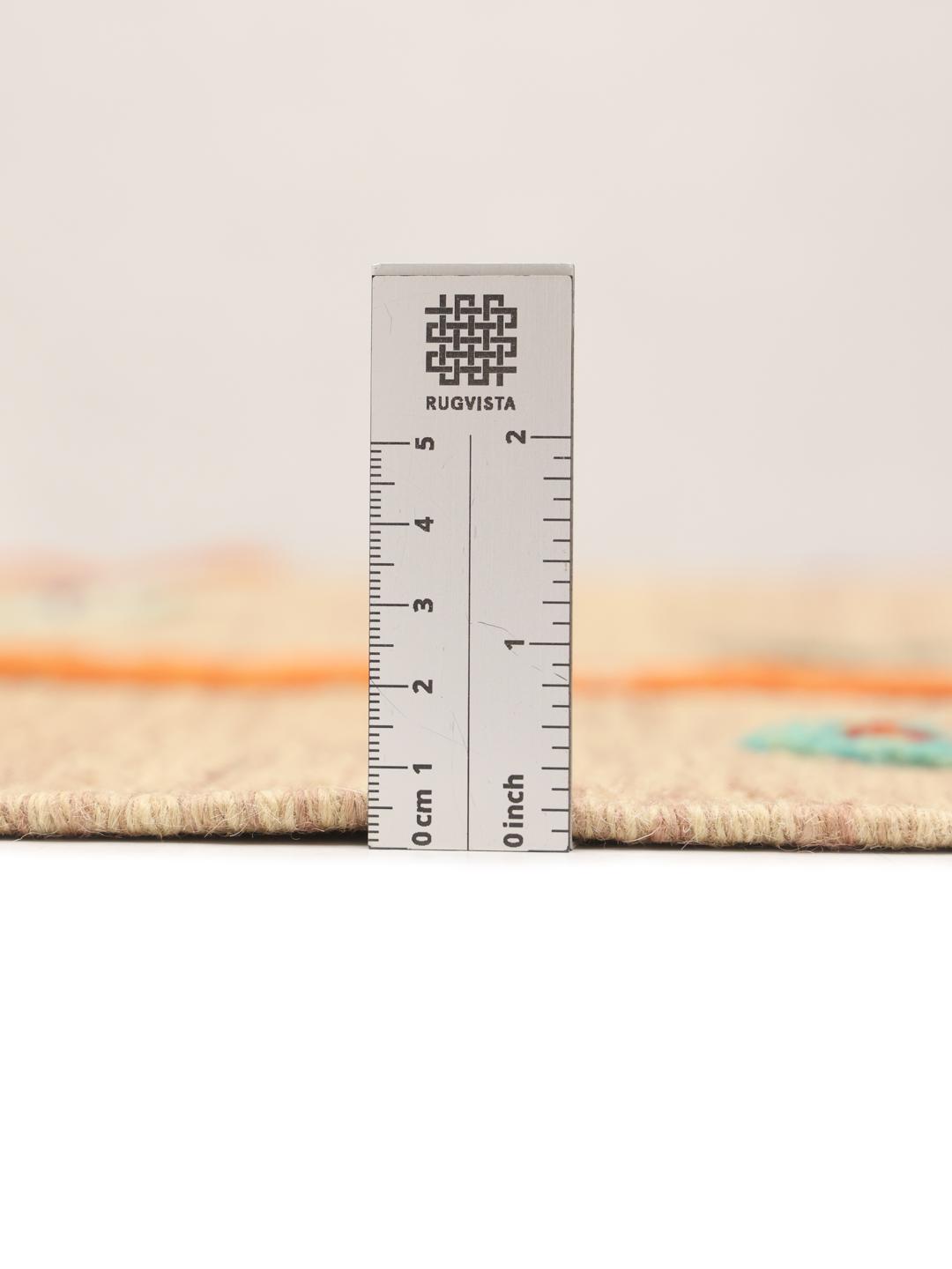 Tappeto Kelim Nimbaft afghano tessuto a mano in beige con accenti geometrici colorati