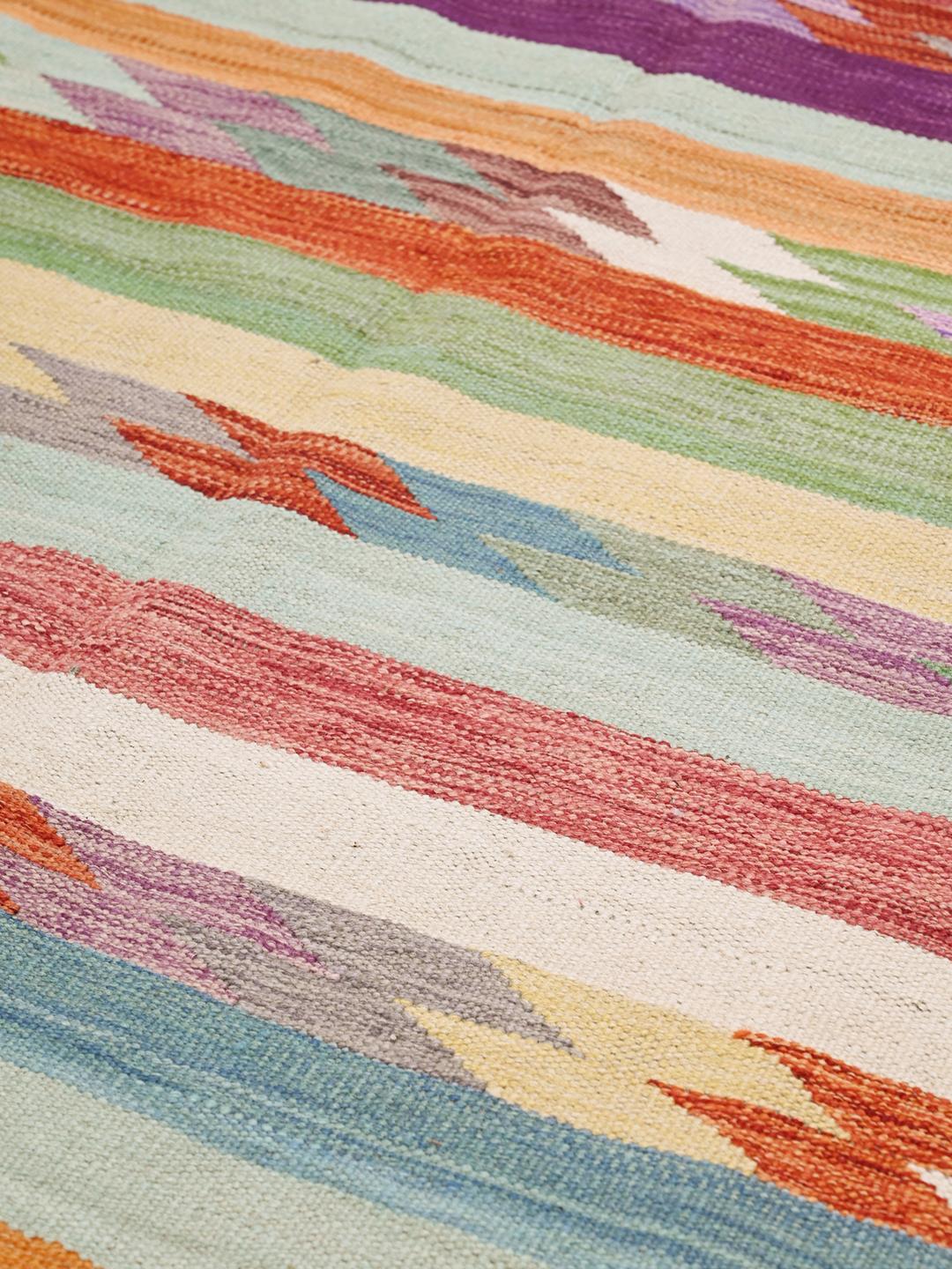 Tappeto kilim afghano multicolore con motivi geometrici