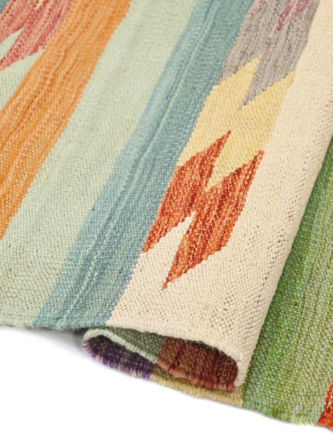 Tappeto kilim afghano multicolore con motivi geometrici