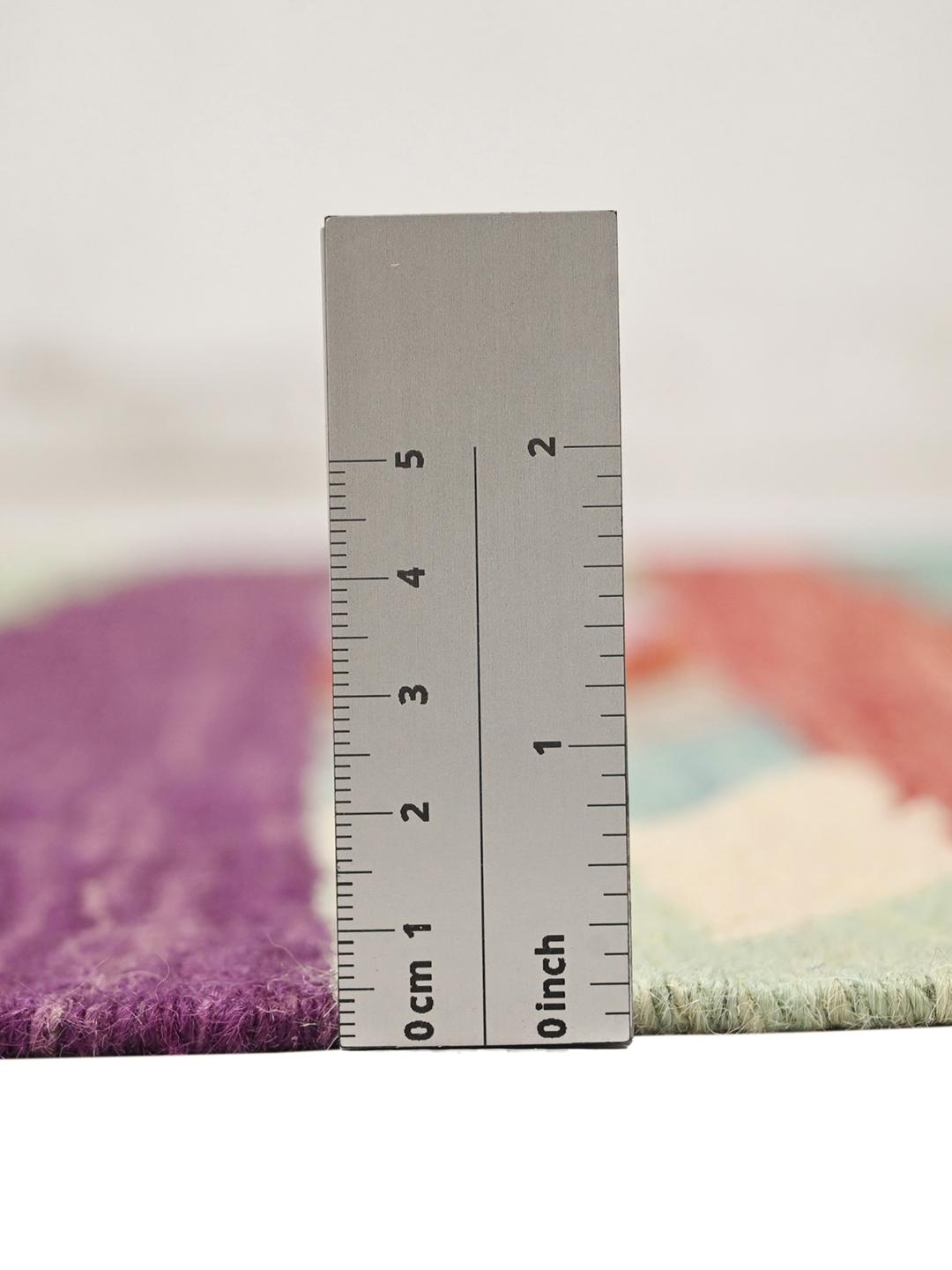 Tappeto kilim afghano multicolore con motivi geometrici