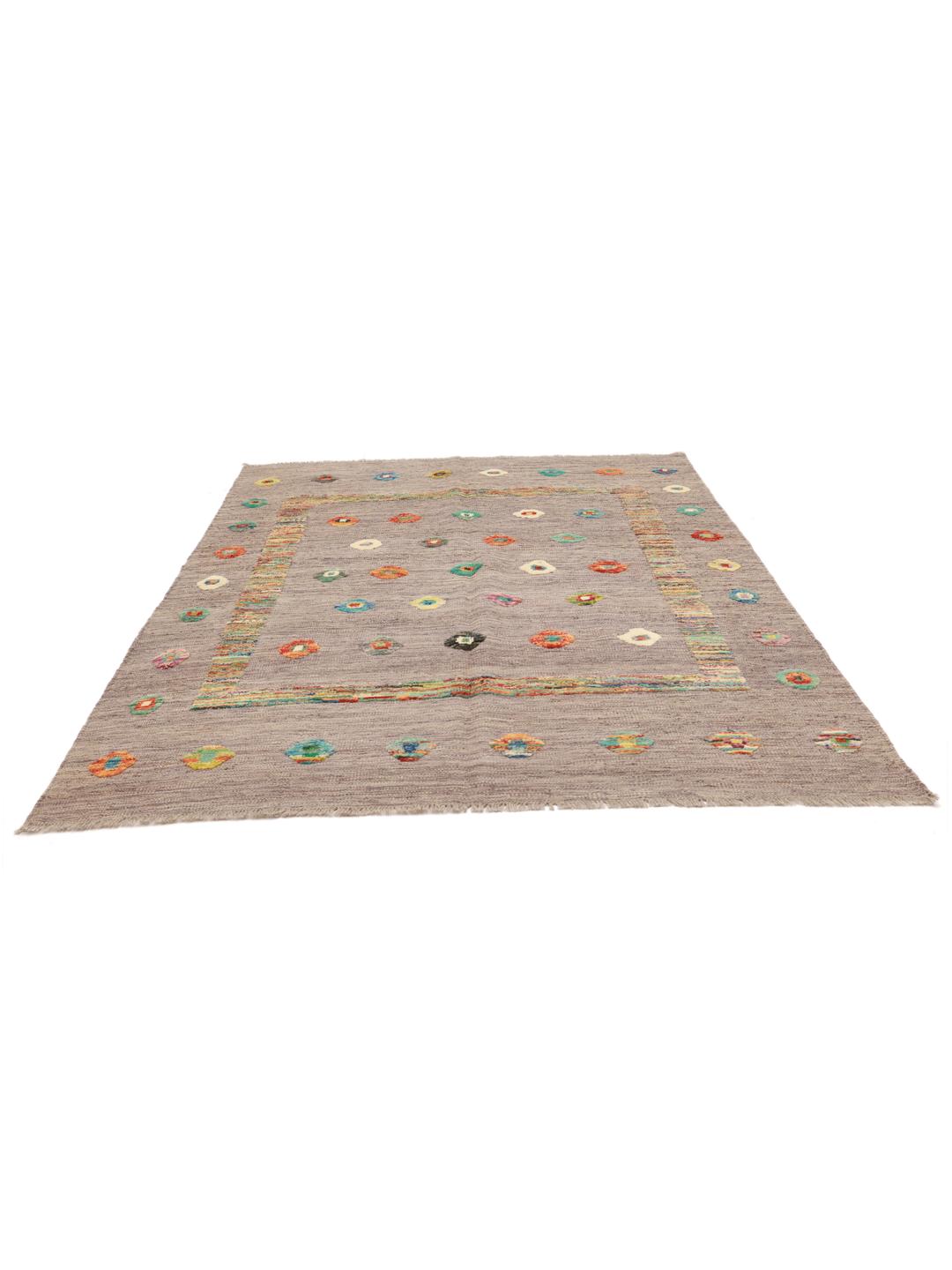 Tapis Kelim afghan tissé à la main avec des motifs colorés sur fond gris