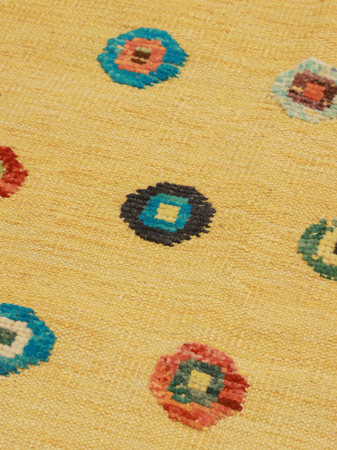 Handgeweven Afghaans Kelim Nimbaft-kleed met kleurrijke geometrische motieven op een gele achtergrond