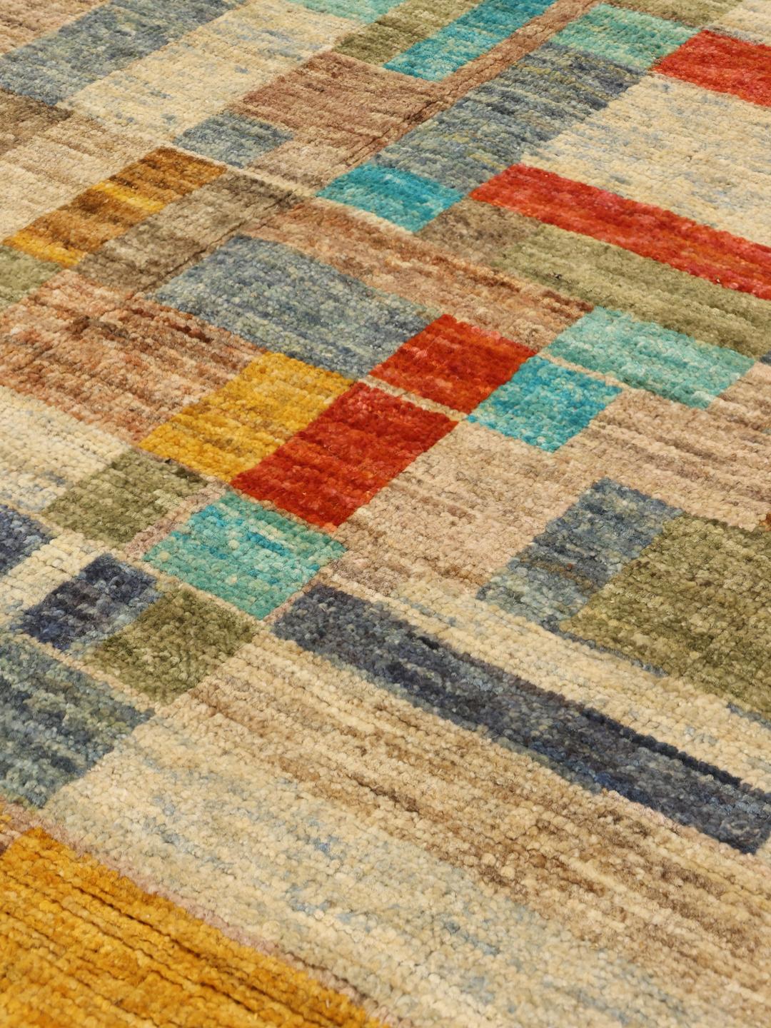 Handgeknoopt Afghaans tapijt met een geometrisch multicolor ontwerp
