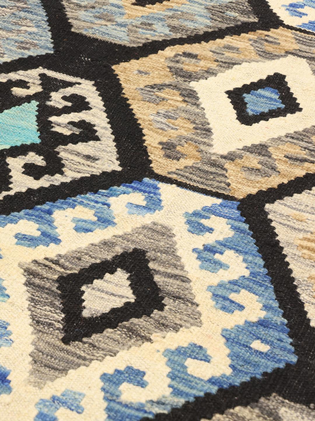 Handgeweven Afghan Kelim tapijt met geometrische patronen in blauw, zwart en beige