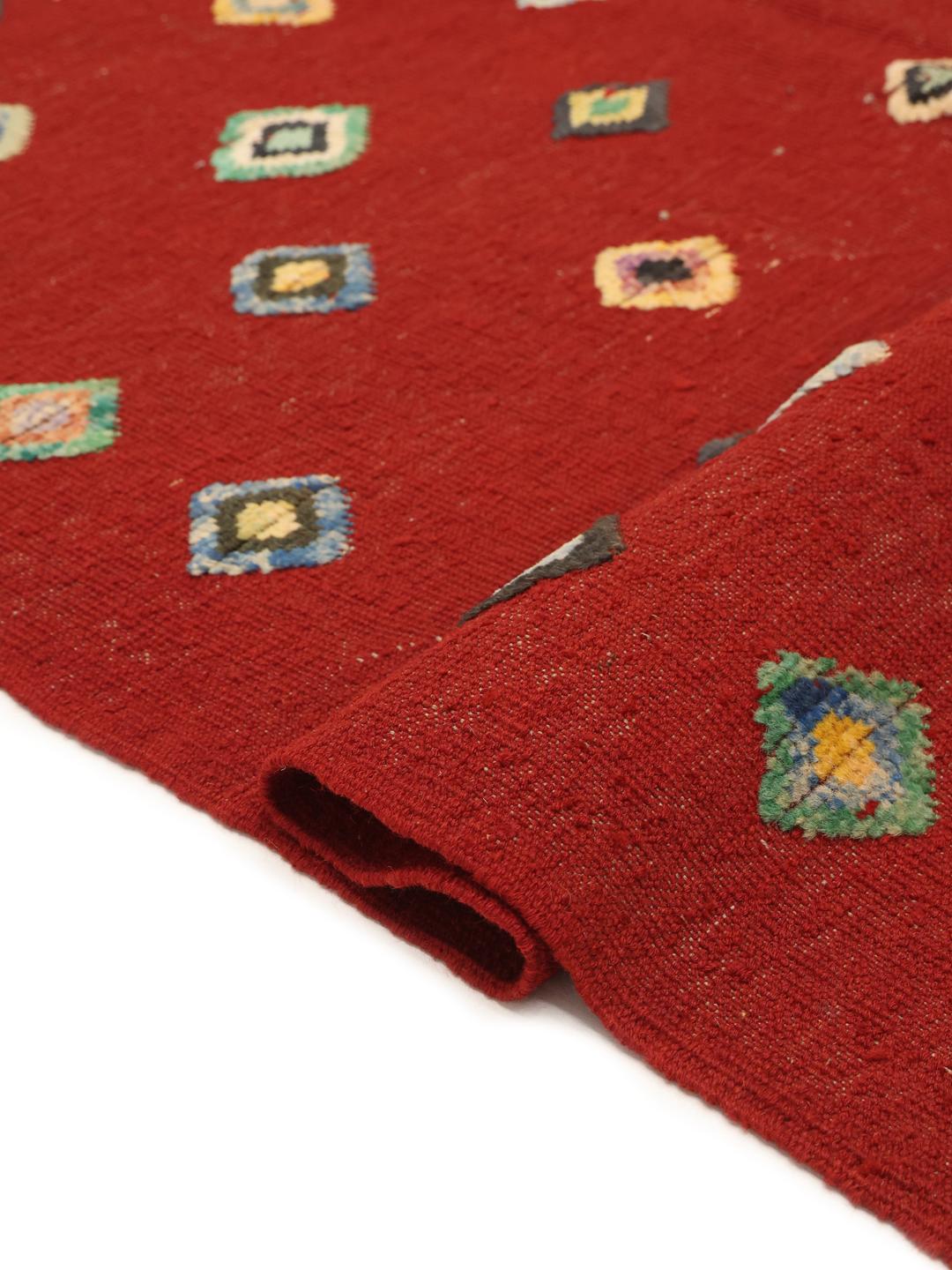 Tapis afghan tisse a la main en rouge avec des motifs en losange