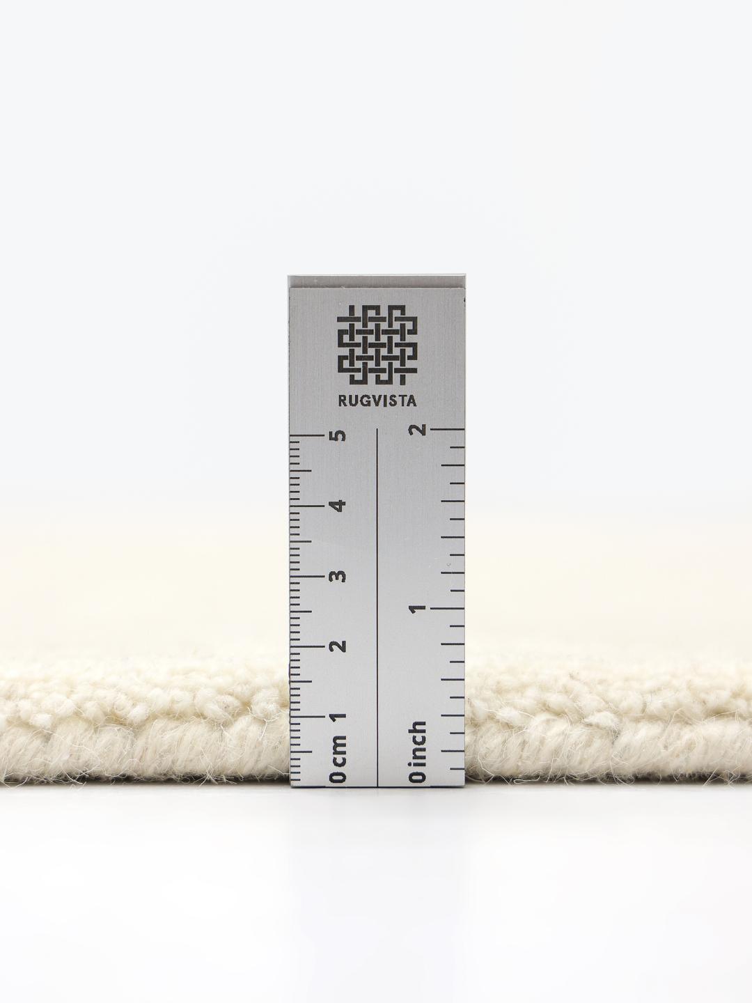 Wit hoogpolig vloerkleed met verfijnde franjes