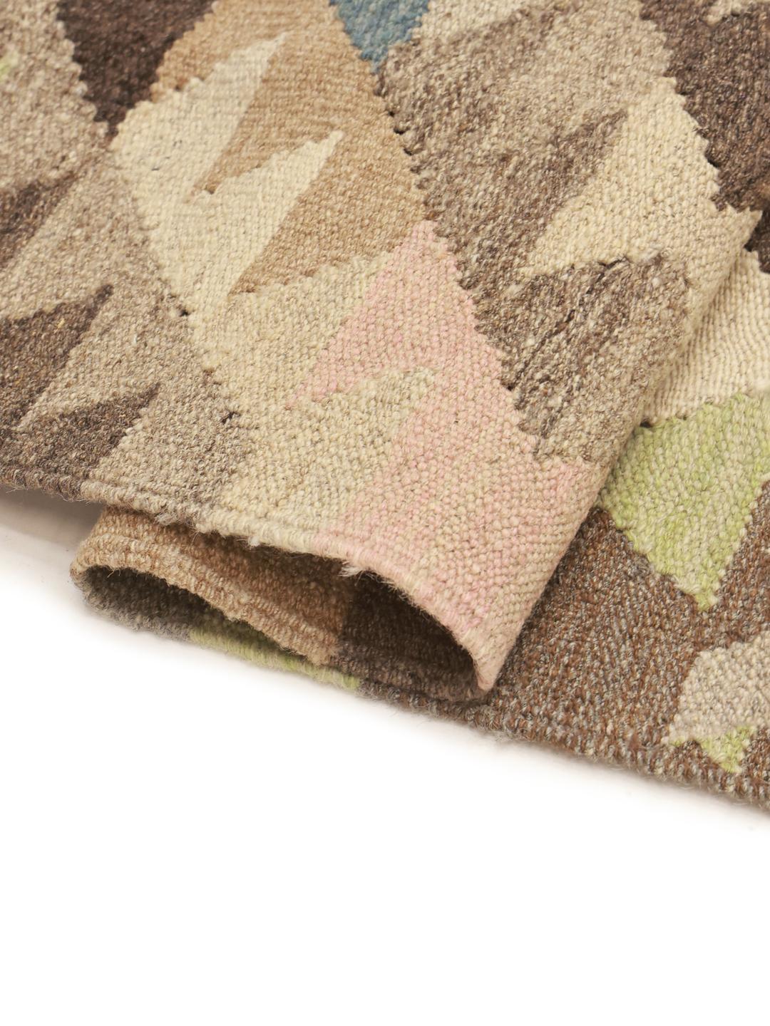 Handgeweven Kelim Ariana kleed uit Afghanistan met beige en meerkleurige geometrische patronen