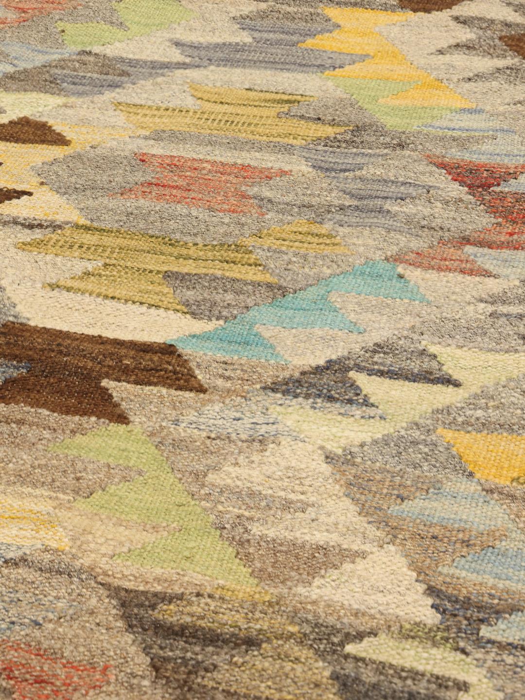 Handgeweven Afghaanse Kelim loper met levendige geometrische patronen in veelkleurige Wool