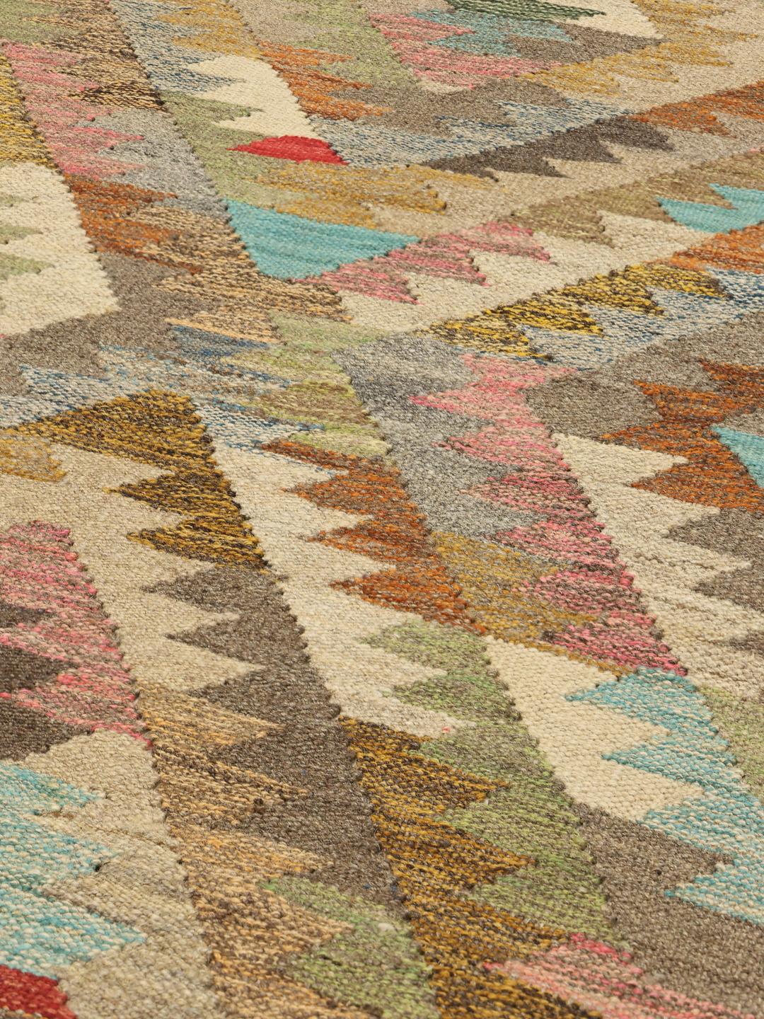 Hand-woven runner from the Middle East with a geometric diamond pattern in multicolour Wool
