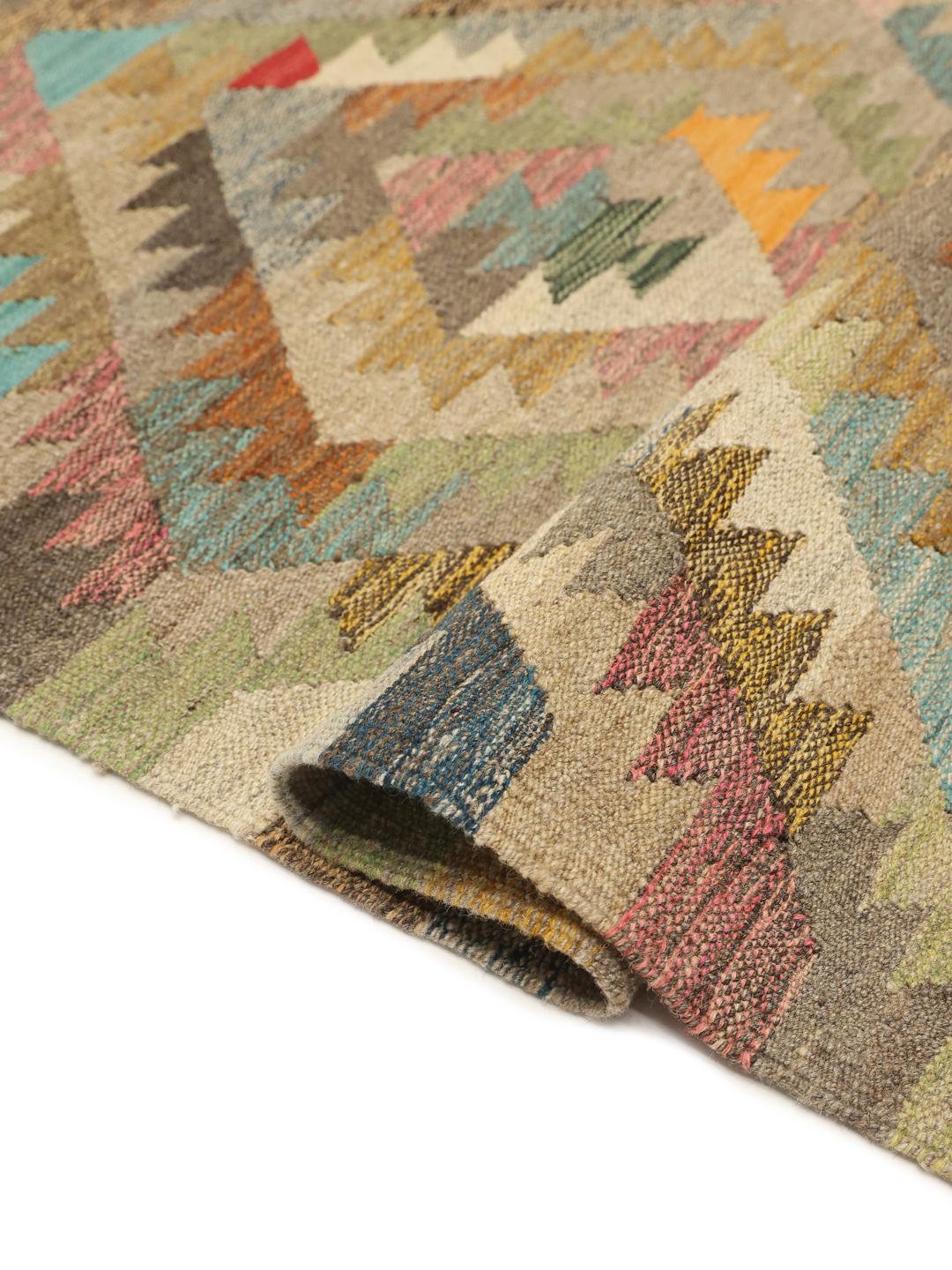 Hand-woven runner from the Middle East with a geometric diamond pattern in multicolour Wool