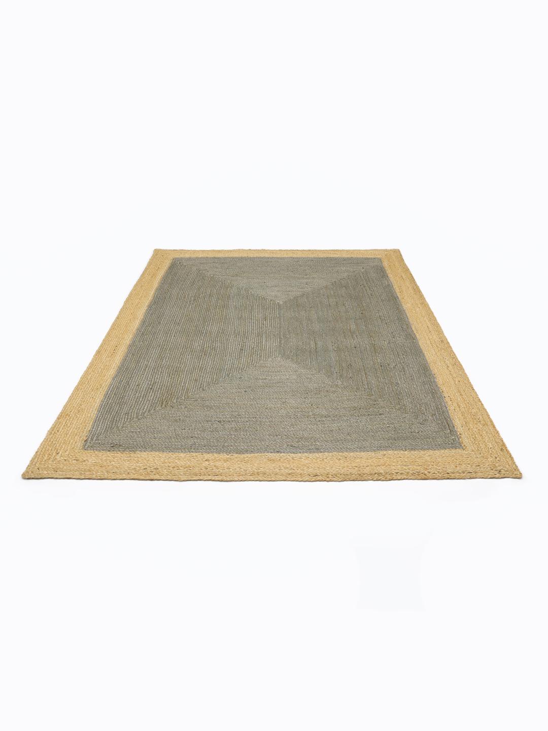 Håndvævet gråt og beige tæppe med rammebort