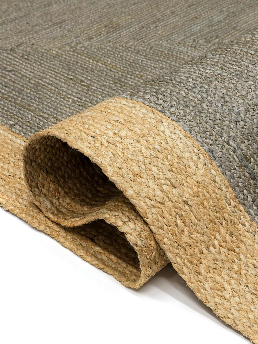 Handgeweven grijs en beige vloerkleed met een kaderontwerp
