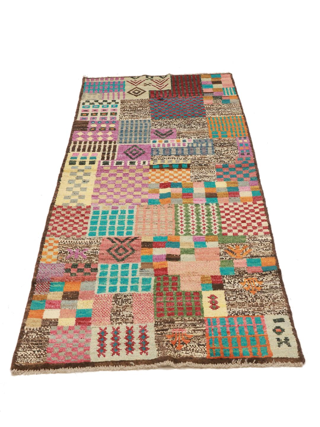 Handgeknoopte Afghaanse loper met een kleurrijk geometrisch patchworkontwerp