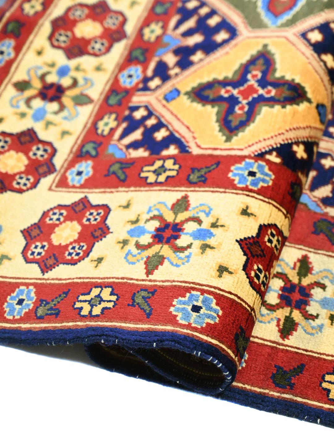 Kunduz rug from Afghanistan in multicolor